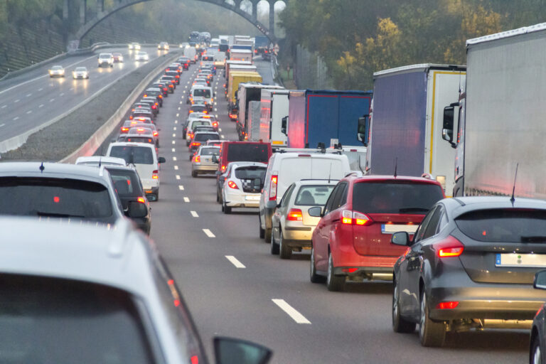 Donaueschingen Unfall auf B27 nach Fahrmanöver Newsflash24