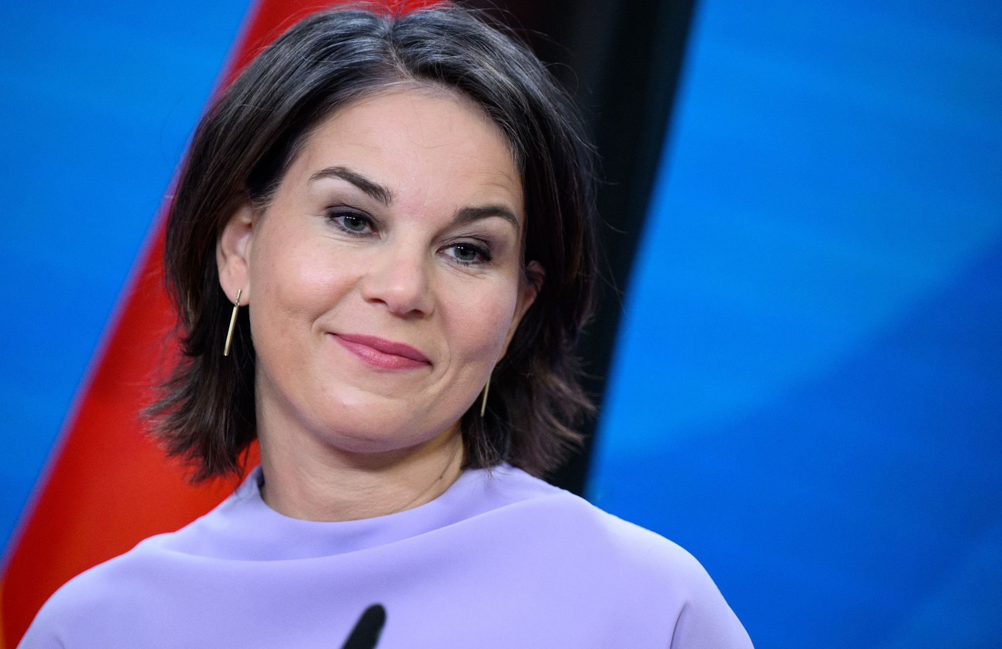 Baerbock gewinnt durch Krisenmanagement an Zustimmung