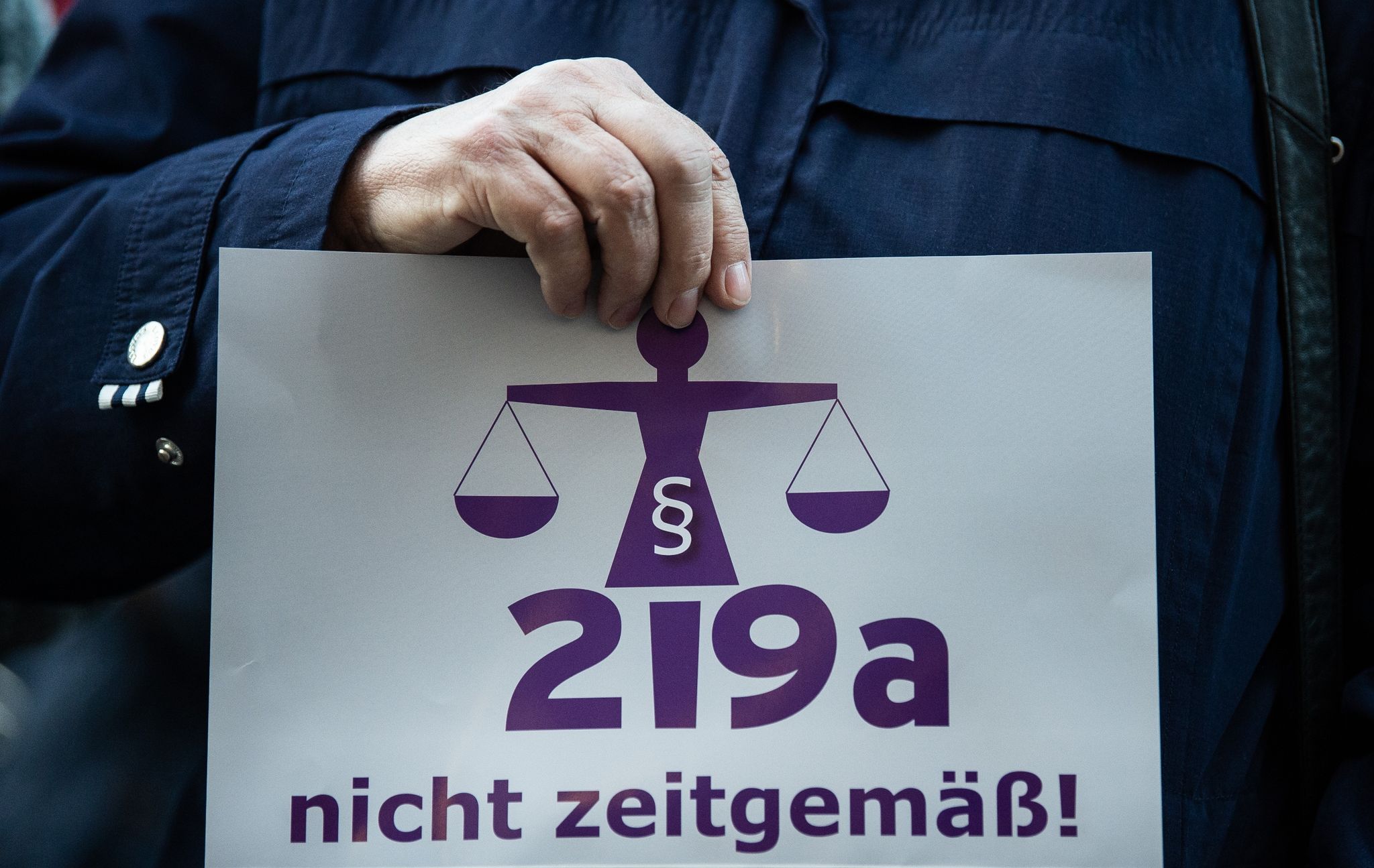 Kabinett beschließt Abschaffung von Paragraf 219a