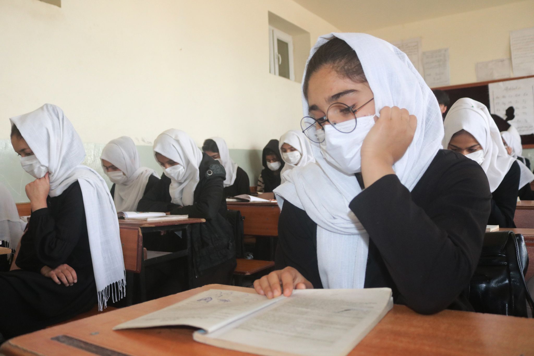 Taliban schließen Mädchen weiter von Sekundarschule aus