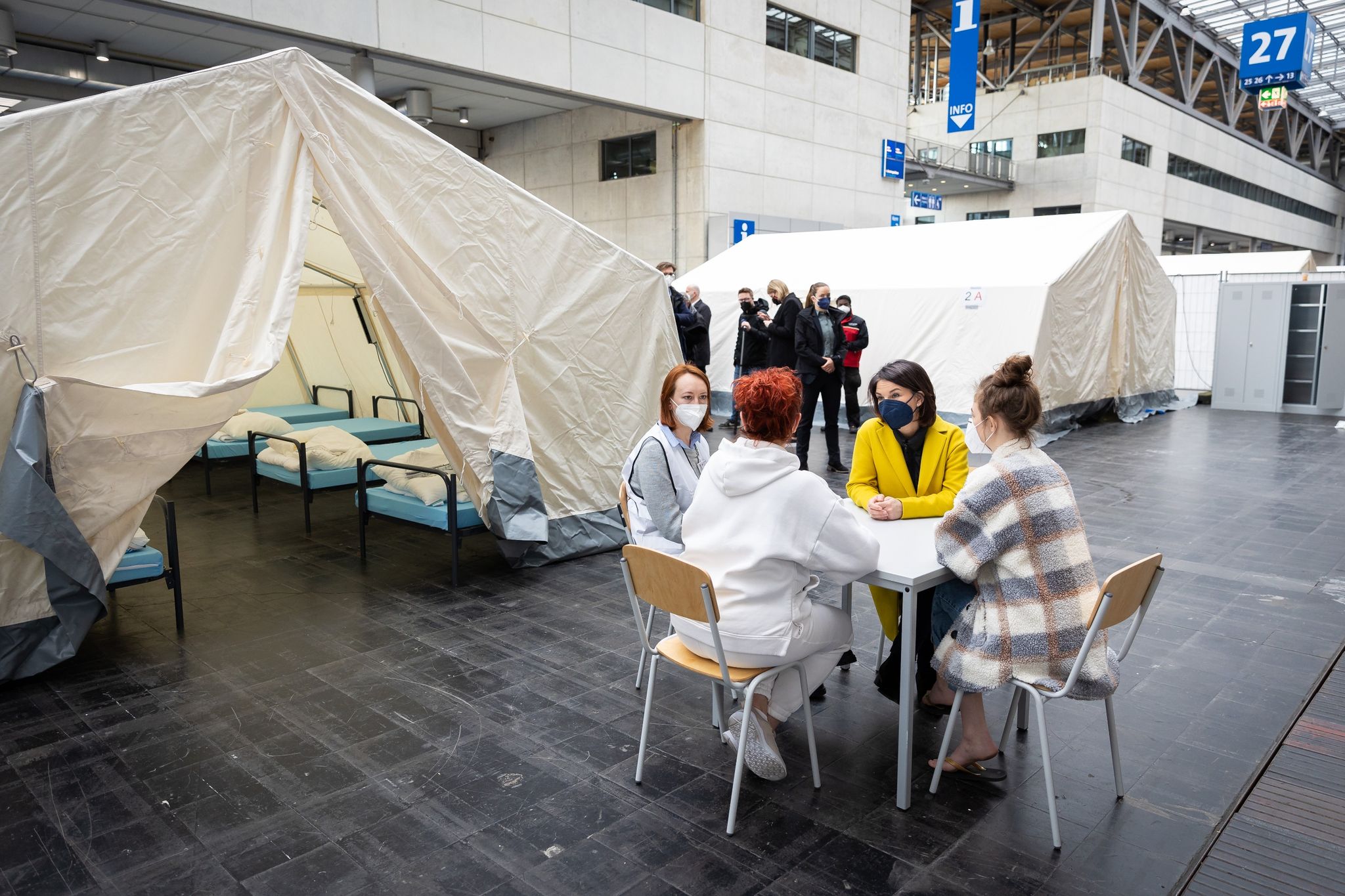 Baerbock: EU muss mit acht Millionen Flüchtlingen rechnen