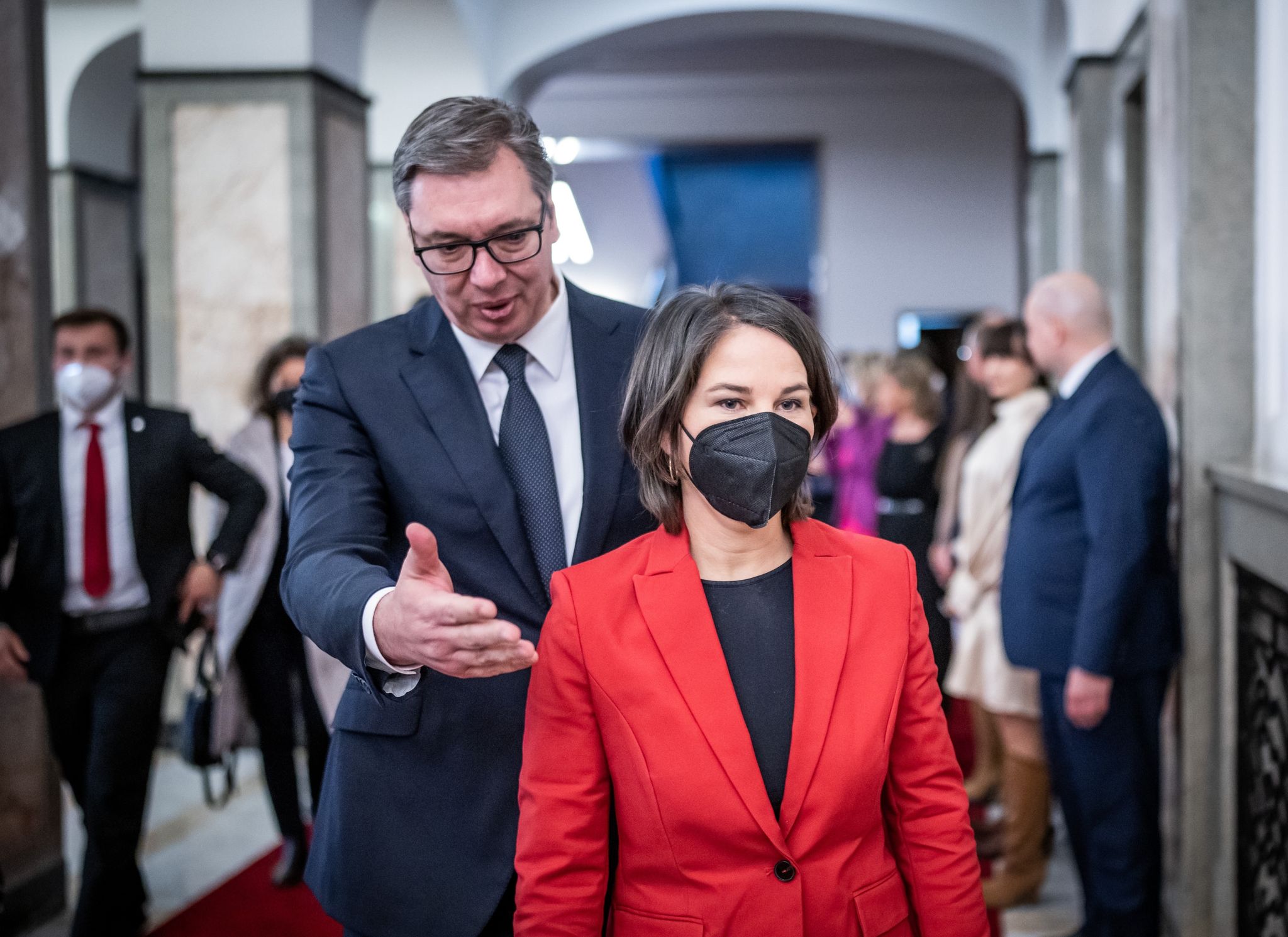 Baerbock in Serbien: Gegenüber Russland Farbe bekennen