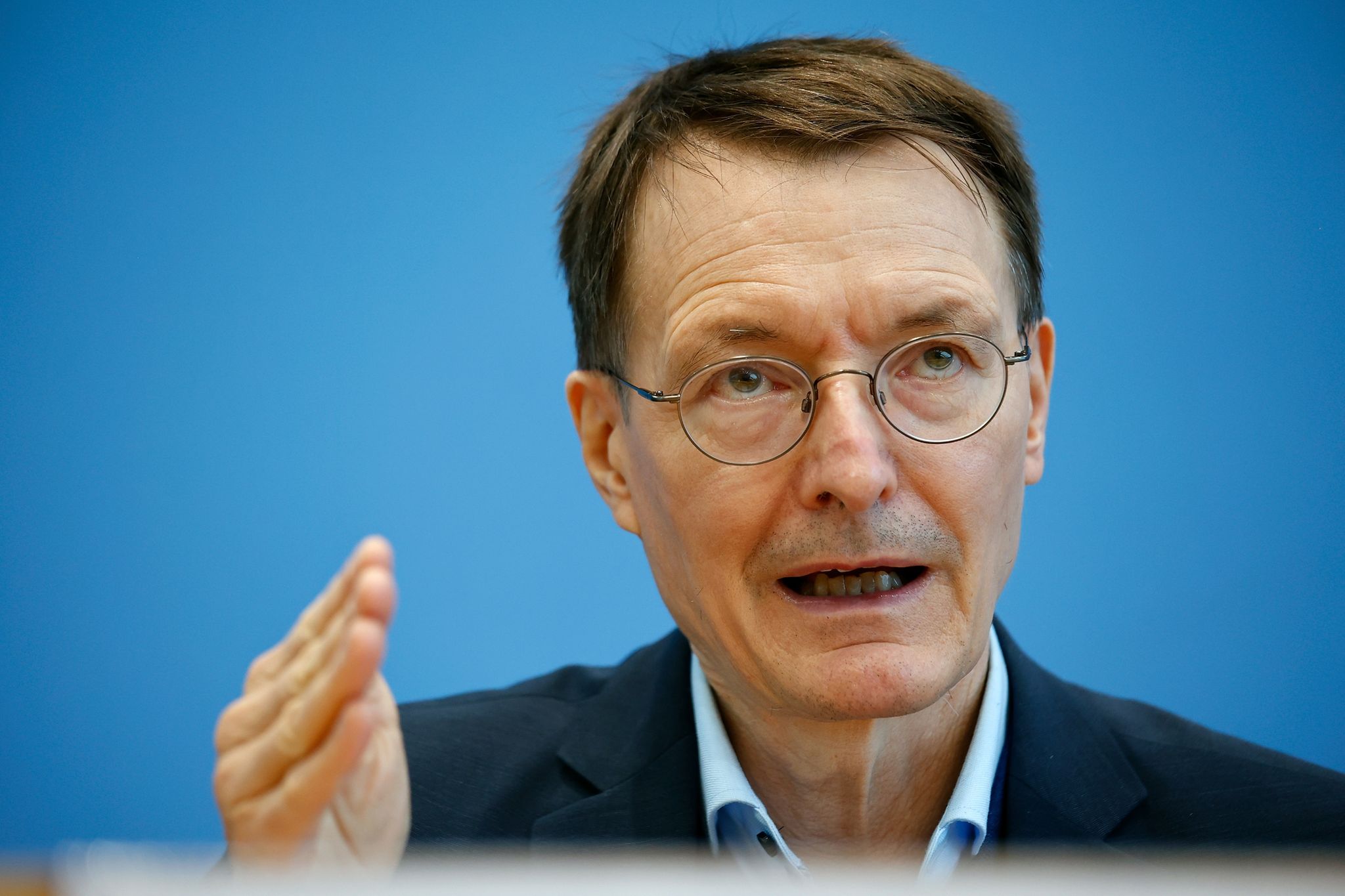 Lauterbach: Corona-Lage wieder kritisch