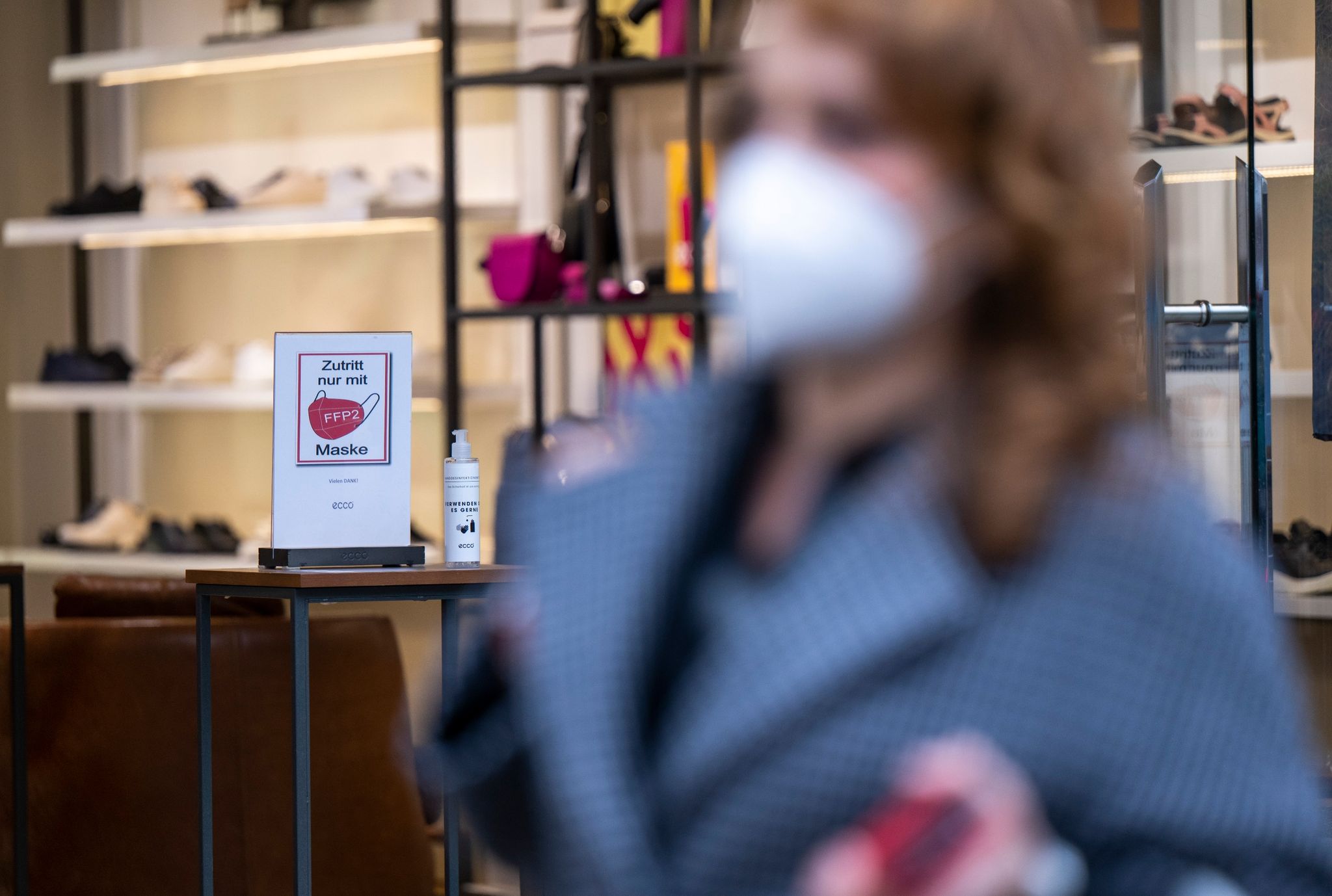 Trotz Corona-Lockerung: Viele Bürger nutzen weiter Masken