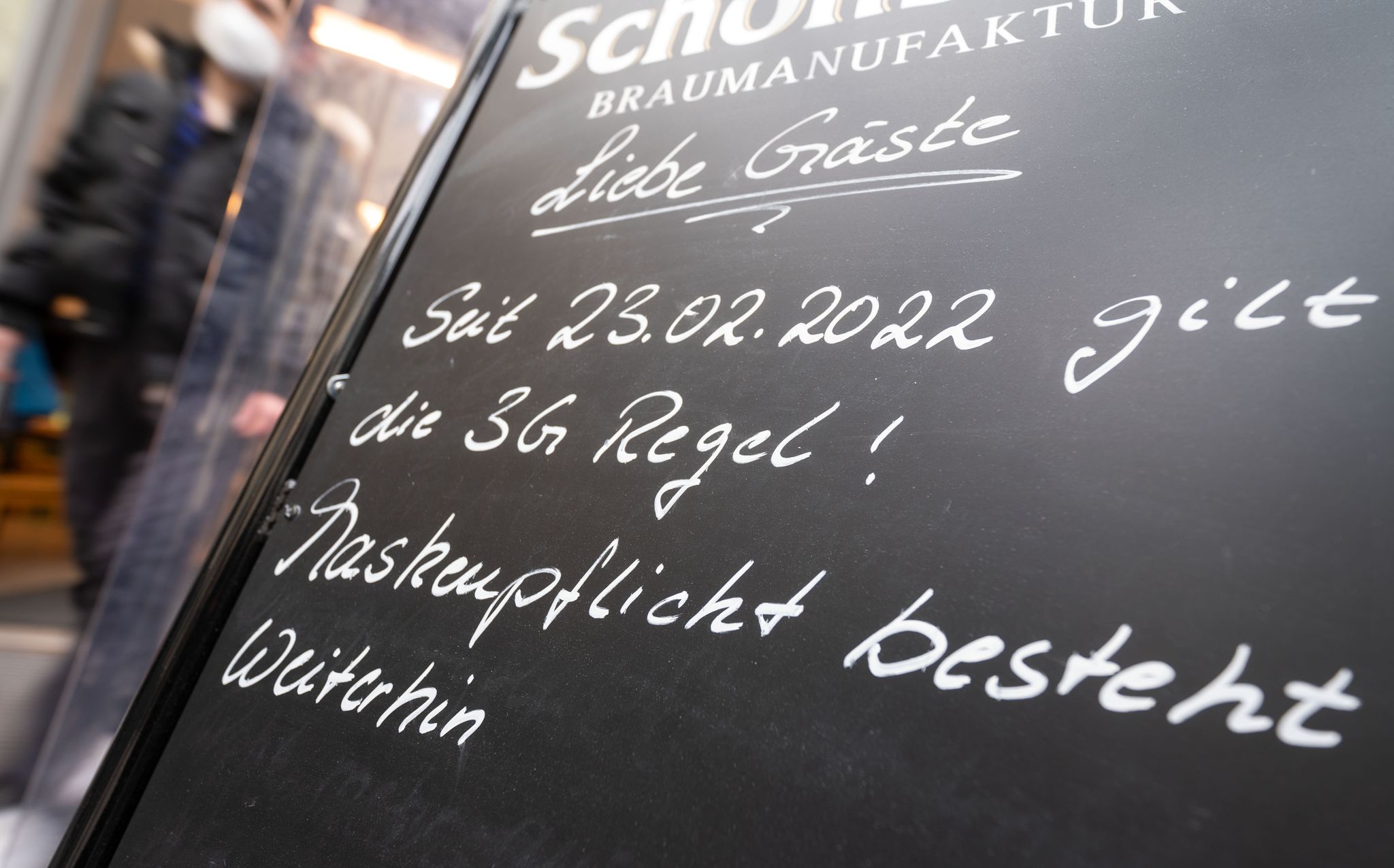 Zahlreiche Corona-Schutzregeln fallen – Länder protestieren