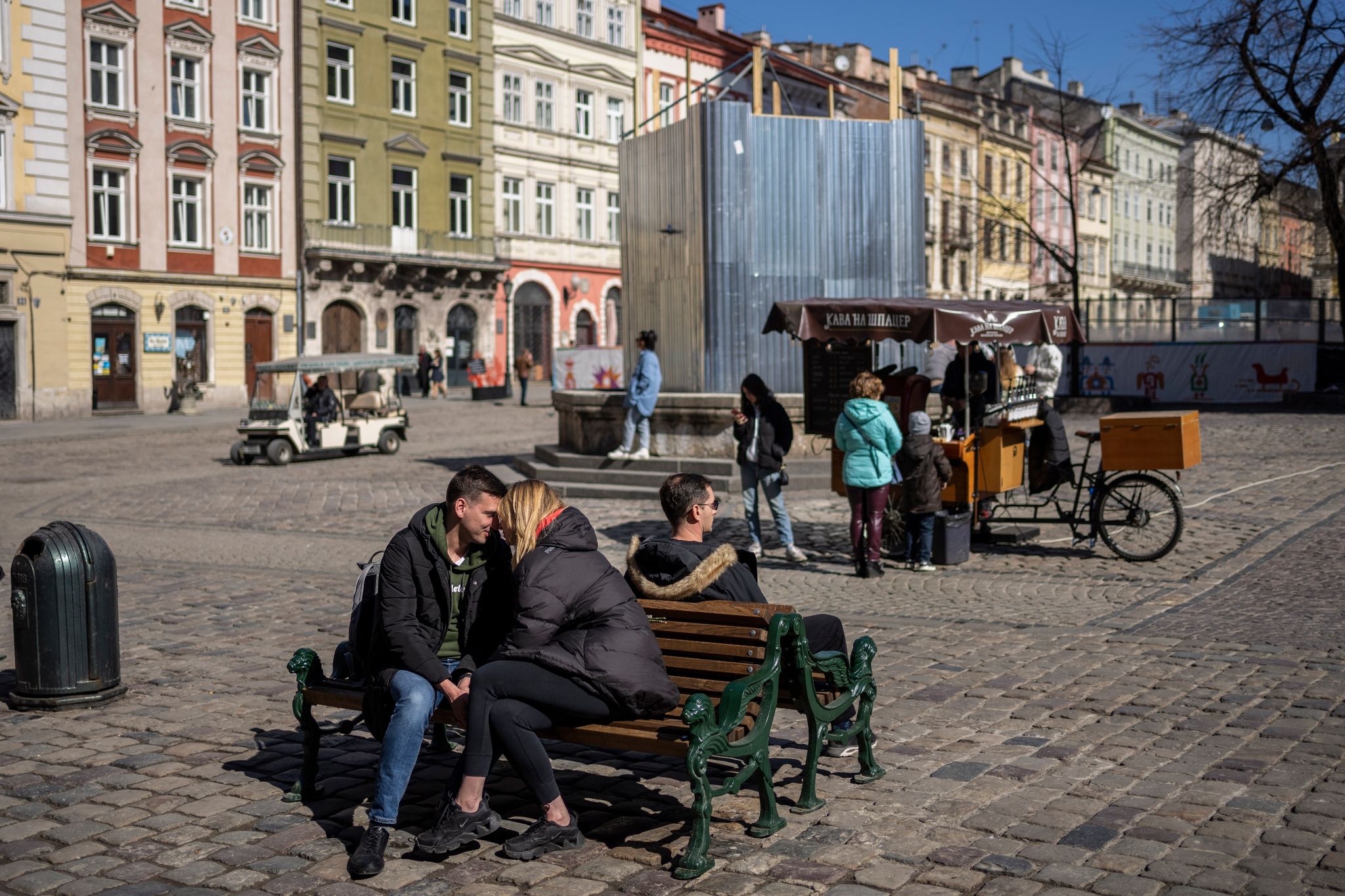 Das friedliche Leben im angegriffenen Land