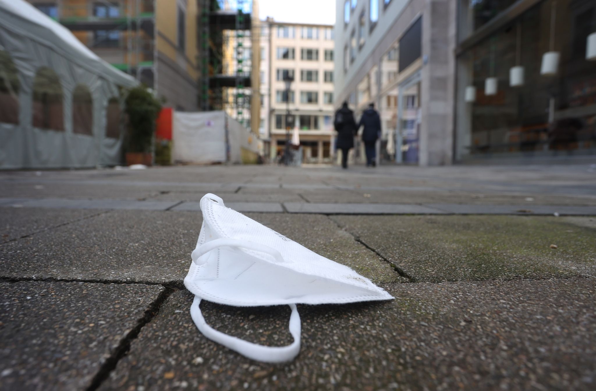 Druck für Erhalt von Corona-Absicherungen im Alltag wächst