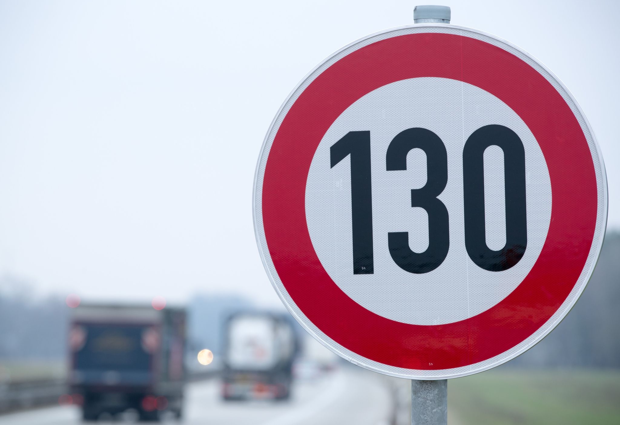 Energiesparen: Debatte um Tempolimit nimmt Fahrt auf