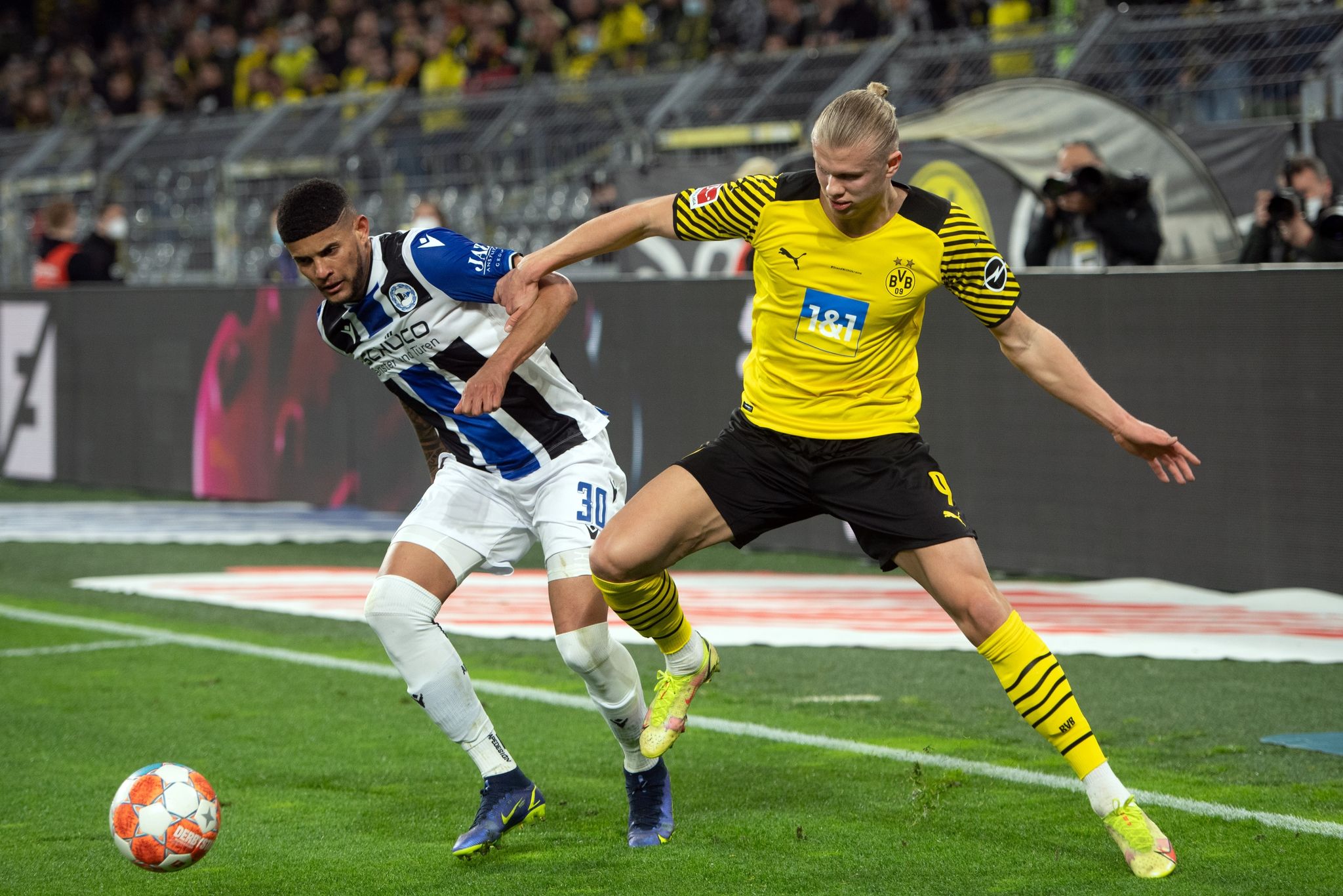 Haaland zurück: Dortmund siegt mit viel Mühe gegen Bielefeld