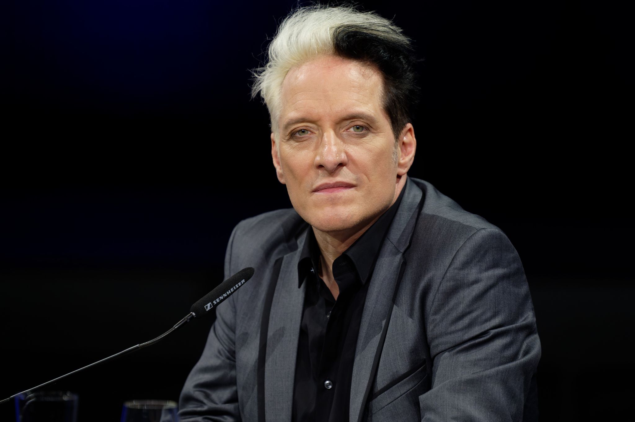 Prominente und Wissenschaftler gegen «massive Hochrüstung»