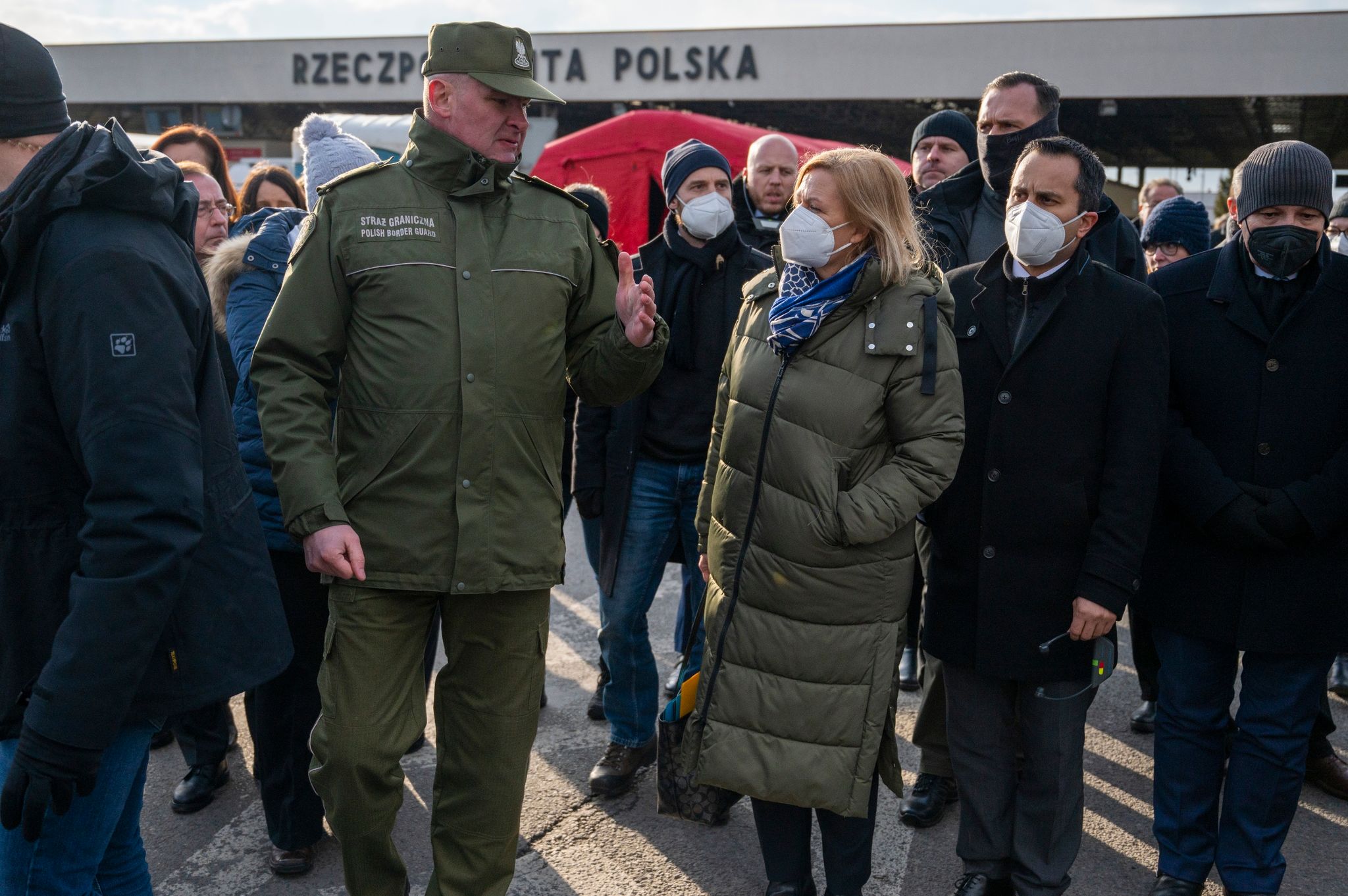 Faeser besucht Ukraine-Grenze – Lob für polnische Regierung