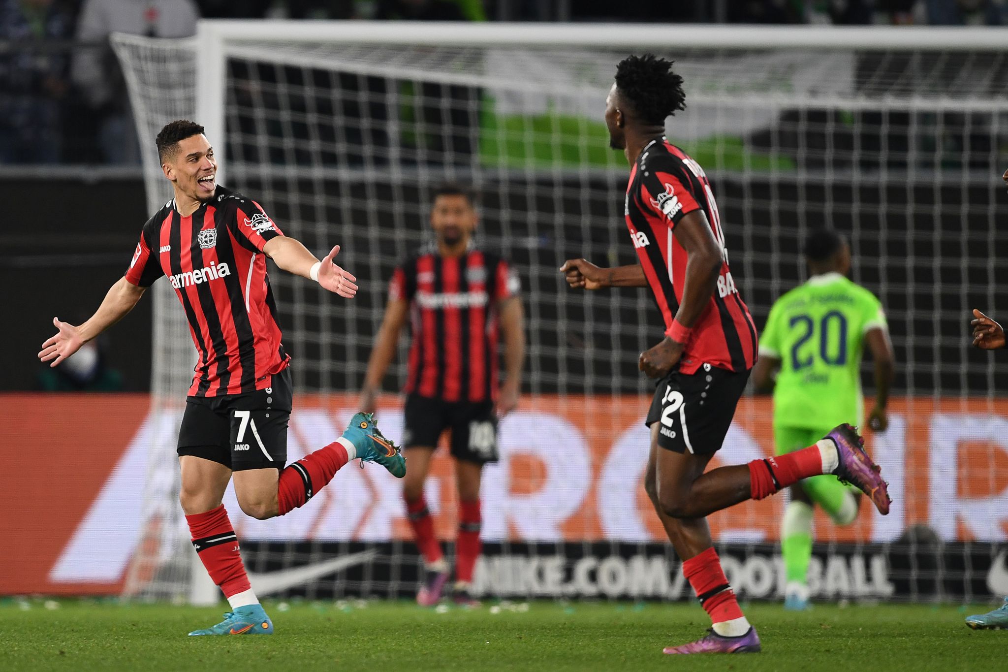 Dank Joker Paulinho: Leverkusen gewinnt in Wolfsburg