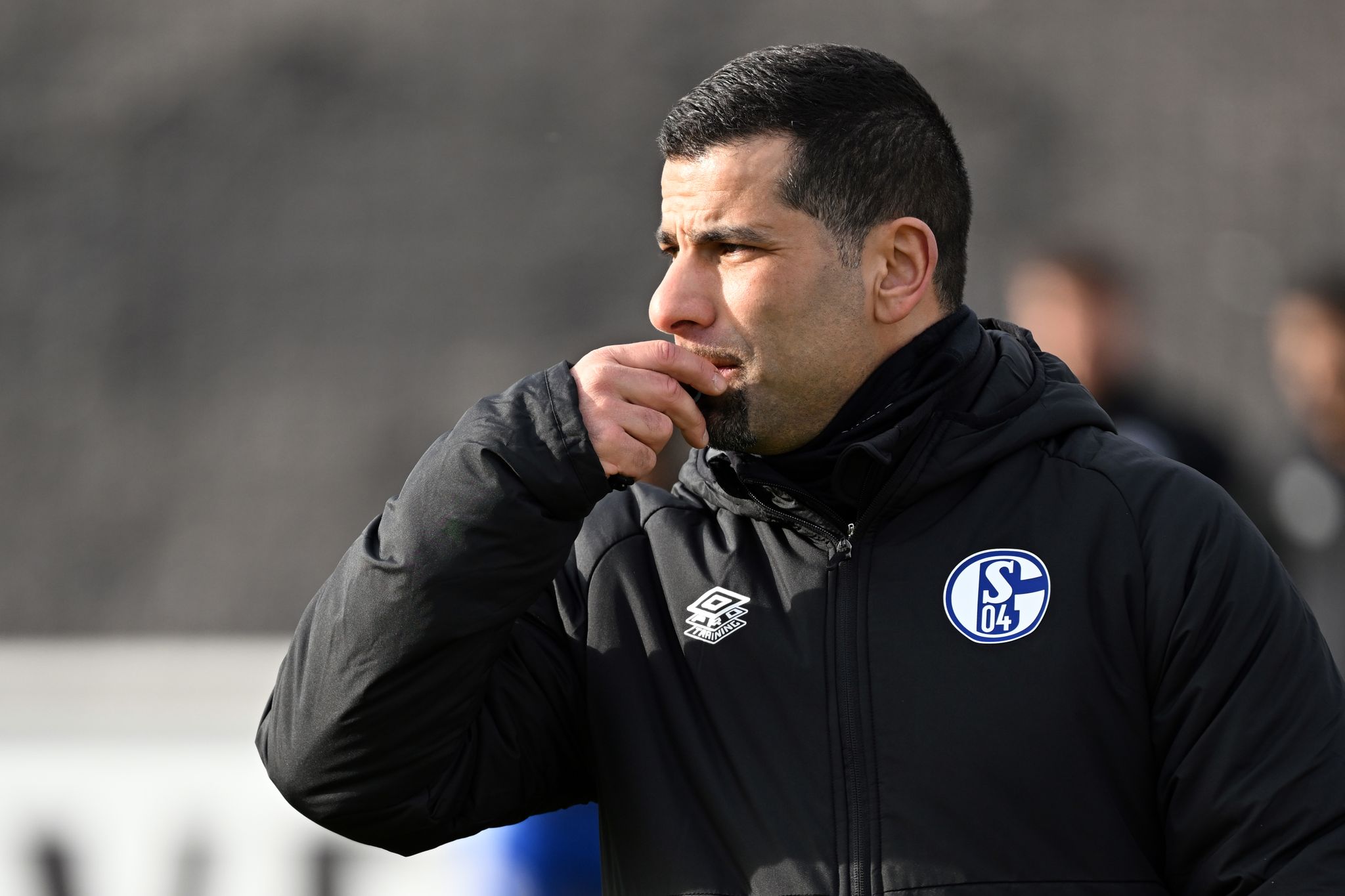 FC Schalke 04 auf Trainersuche: Wer folgt auf Grammozis?