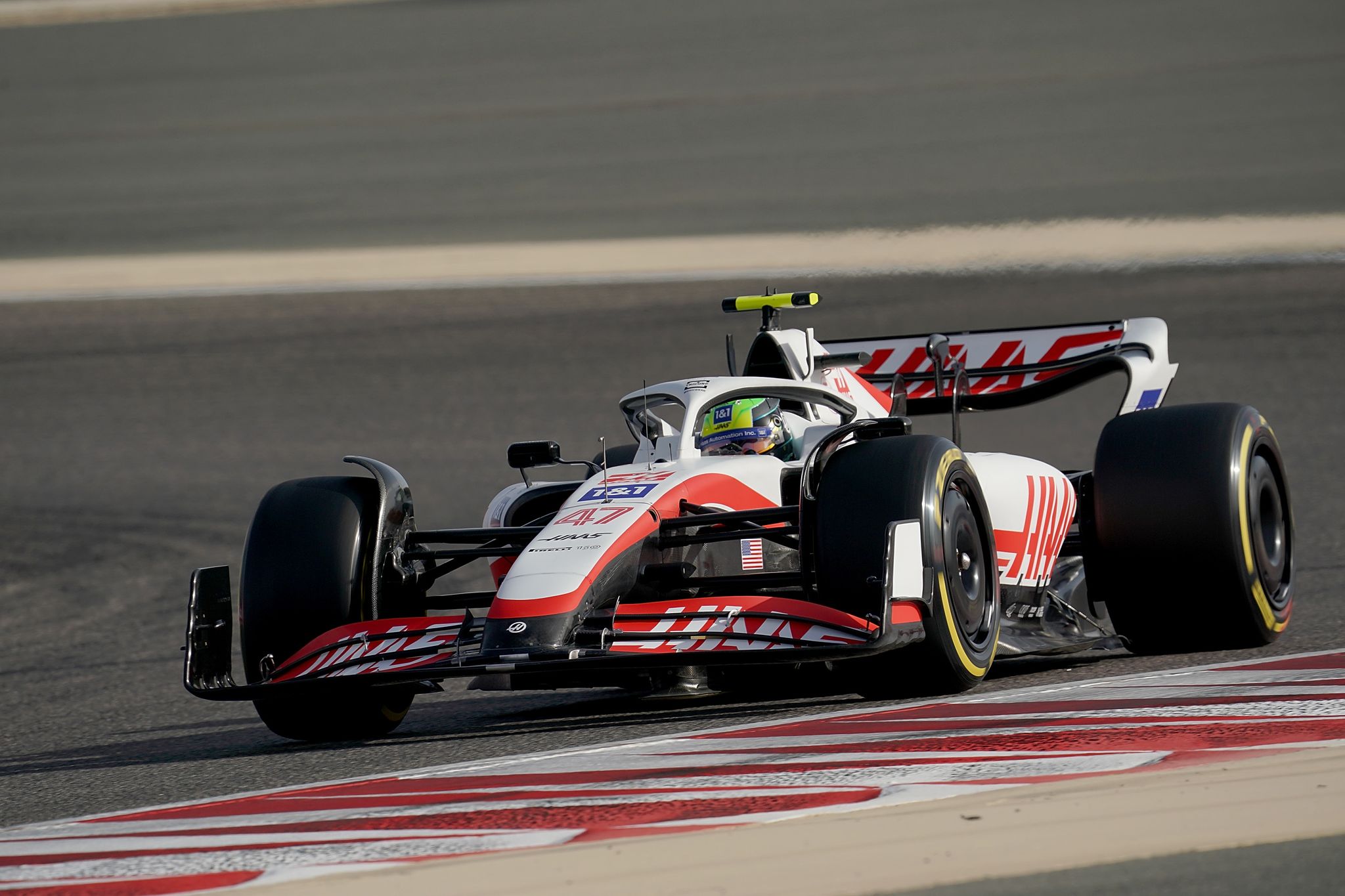 Vor Hamilton: Schumacher überrascht in Bahrain