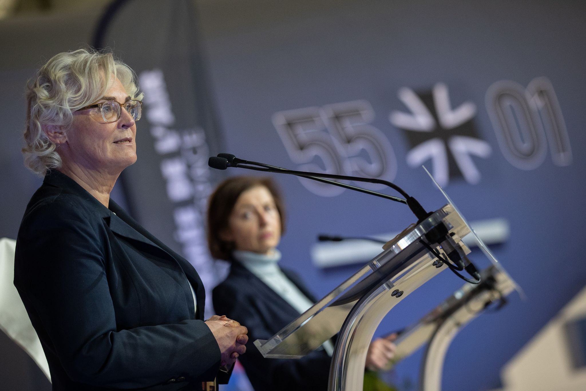 Lambrecht: Reden nicht öffentlich über Waffenlieferungen