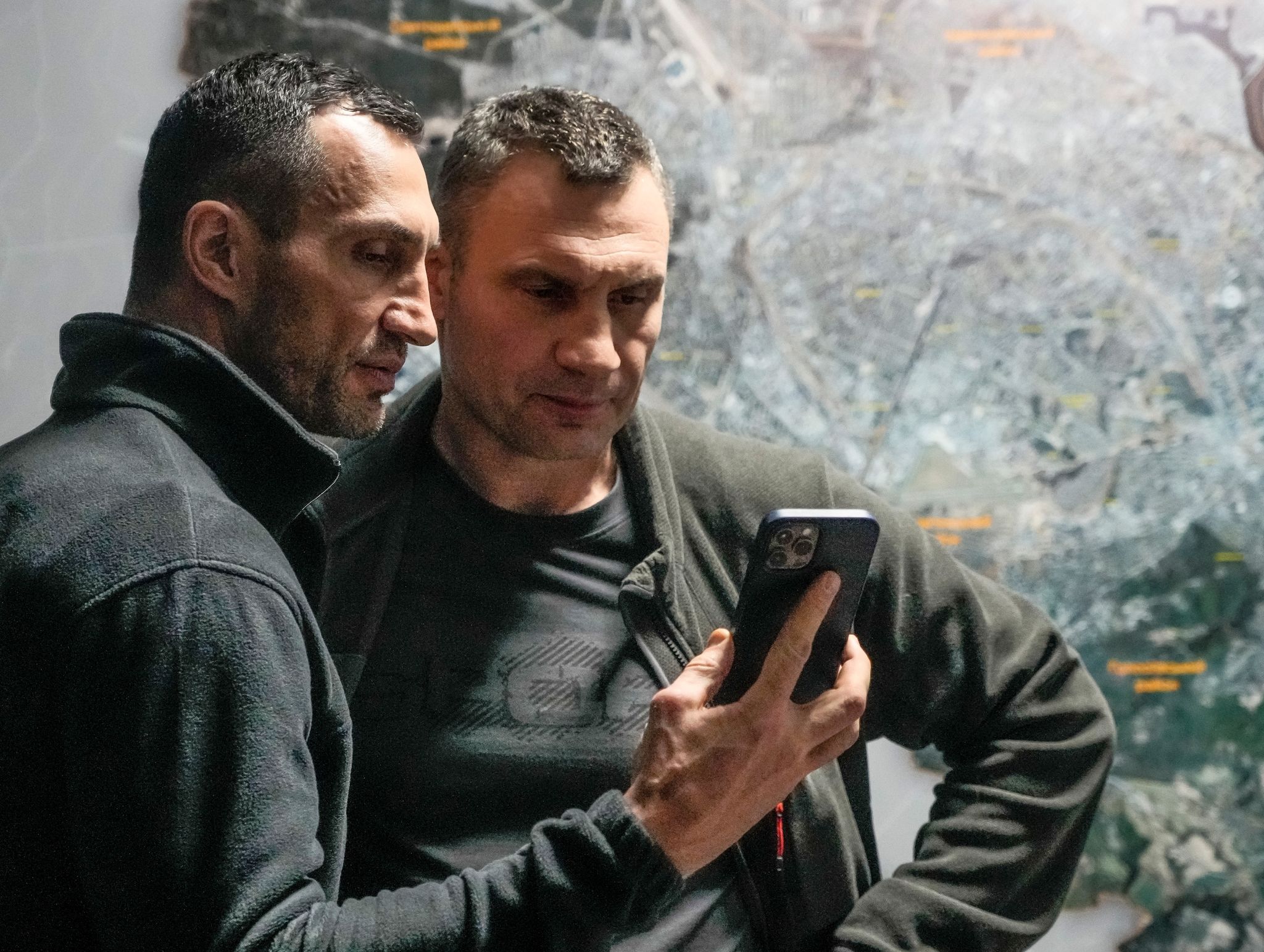 Klitschko-Brüder kämpfen um Kiew