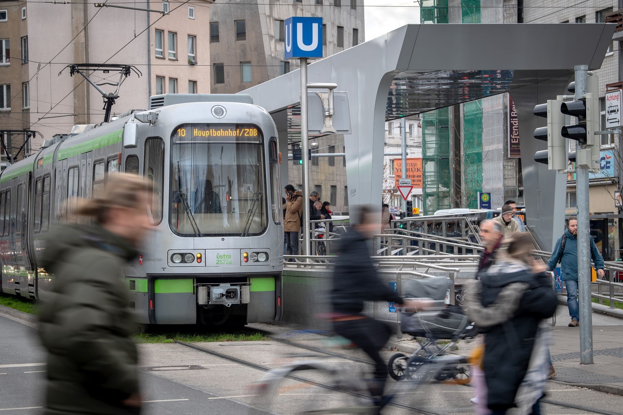 Zankapfel 9-Euro-Ticket: Finanzstreit statt Aufbruchsignal