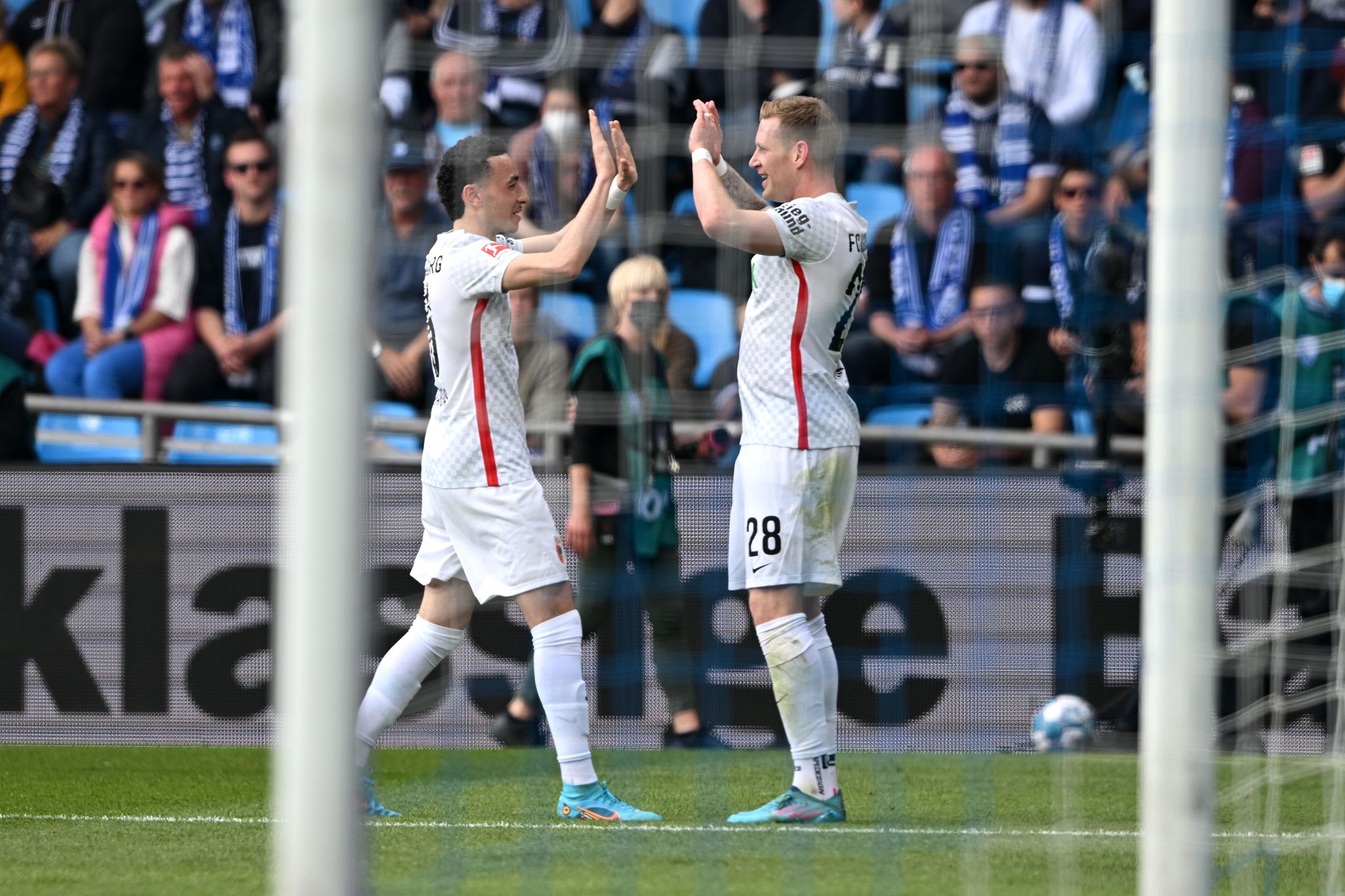 Augsburg setzt Zeichen im Abstiegskampf – Sieg in Bochum