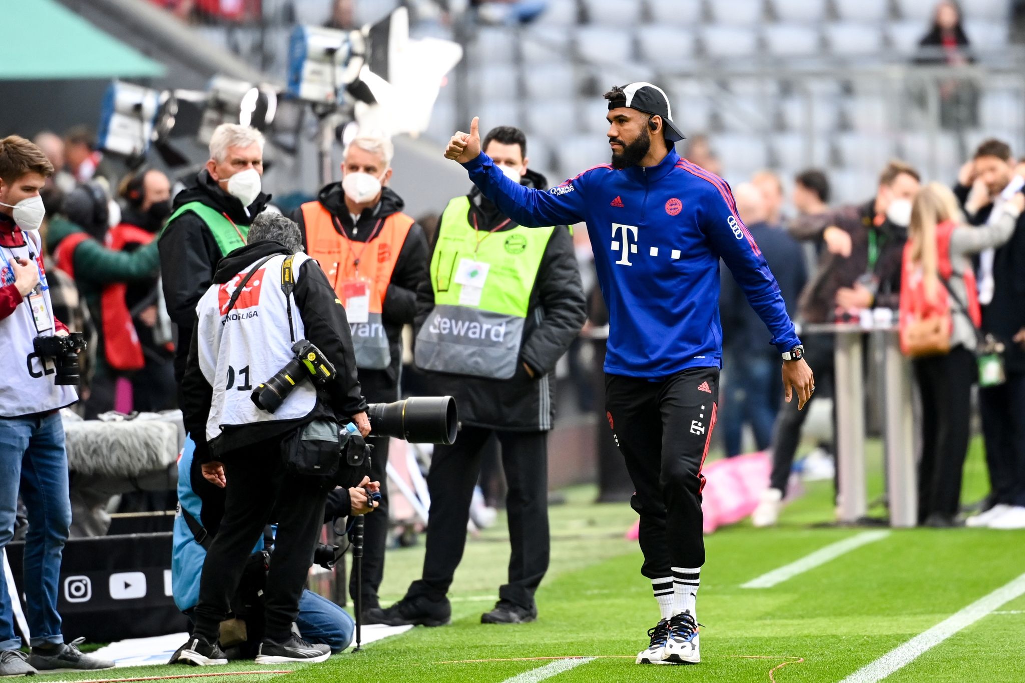 Fußball-Bundesliga: Sechs Spiele, sechs Köpfe