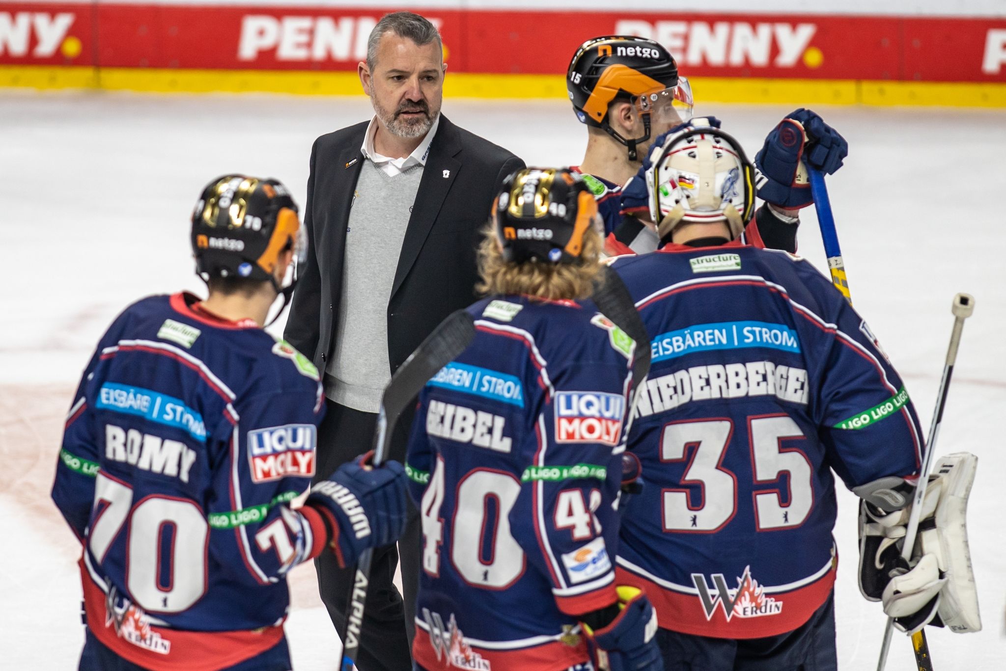 Halbfinale mit Berlin gegen Adler startet