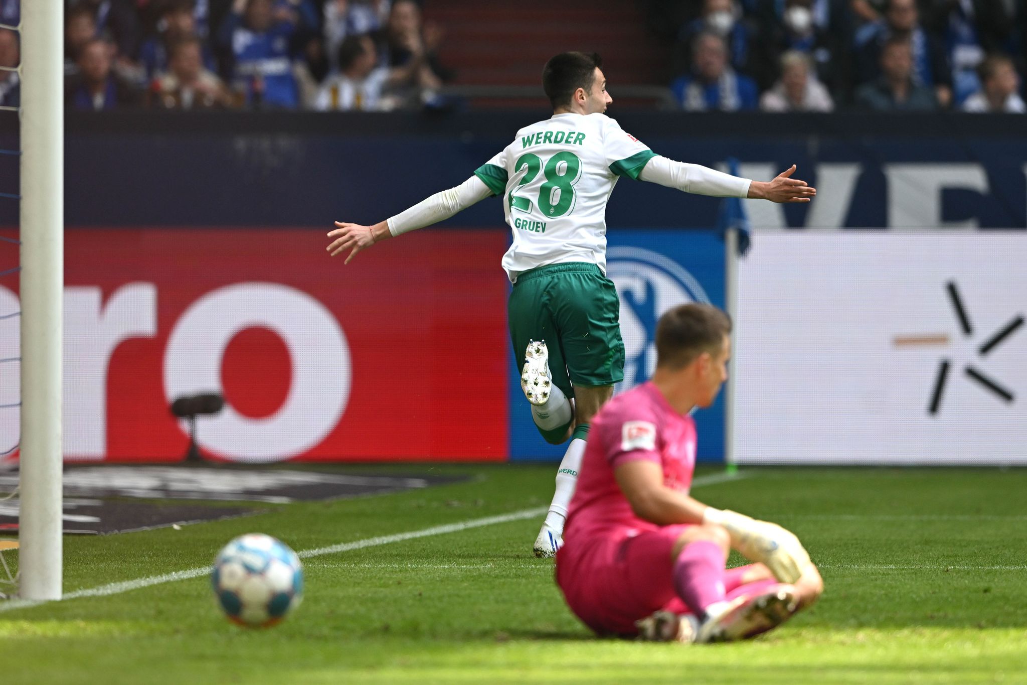 Werder gewinnt Topspiel und übernimmt Tabellenspitze