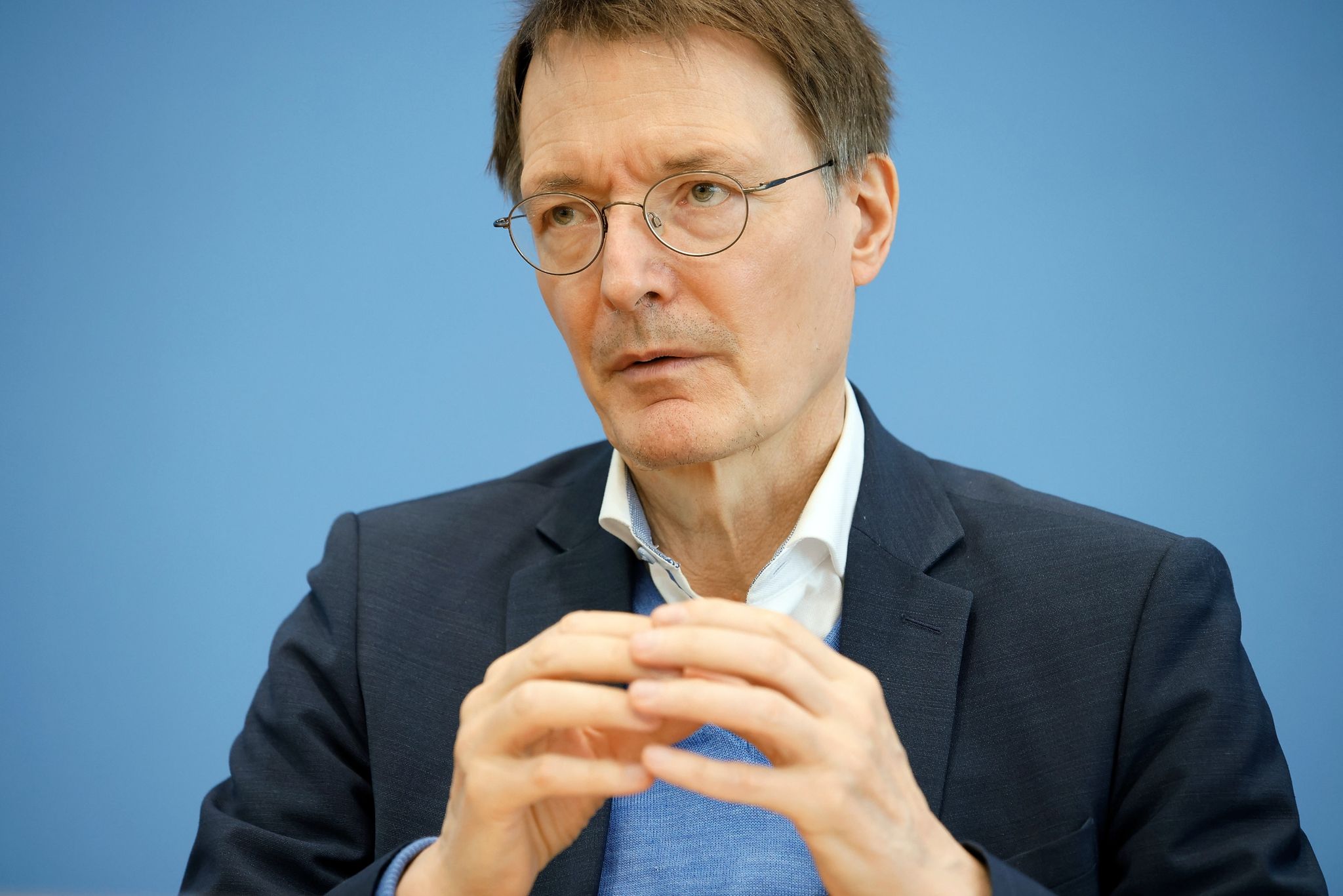 Lauterbach für Negativtest nach verkürzter Corona-Isolation