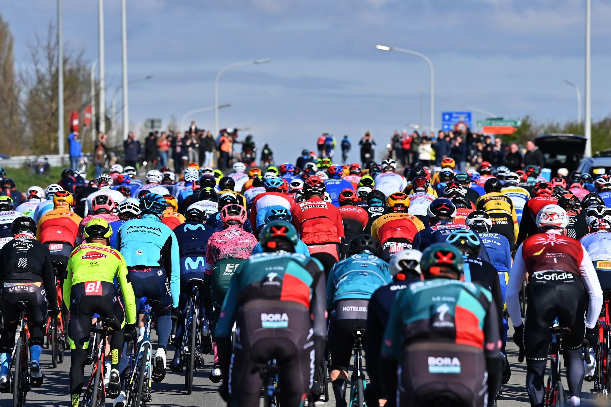 Van der Poel gewinnt die Flandern-Rundfahrt