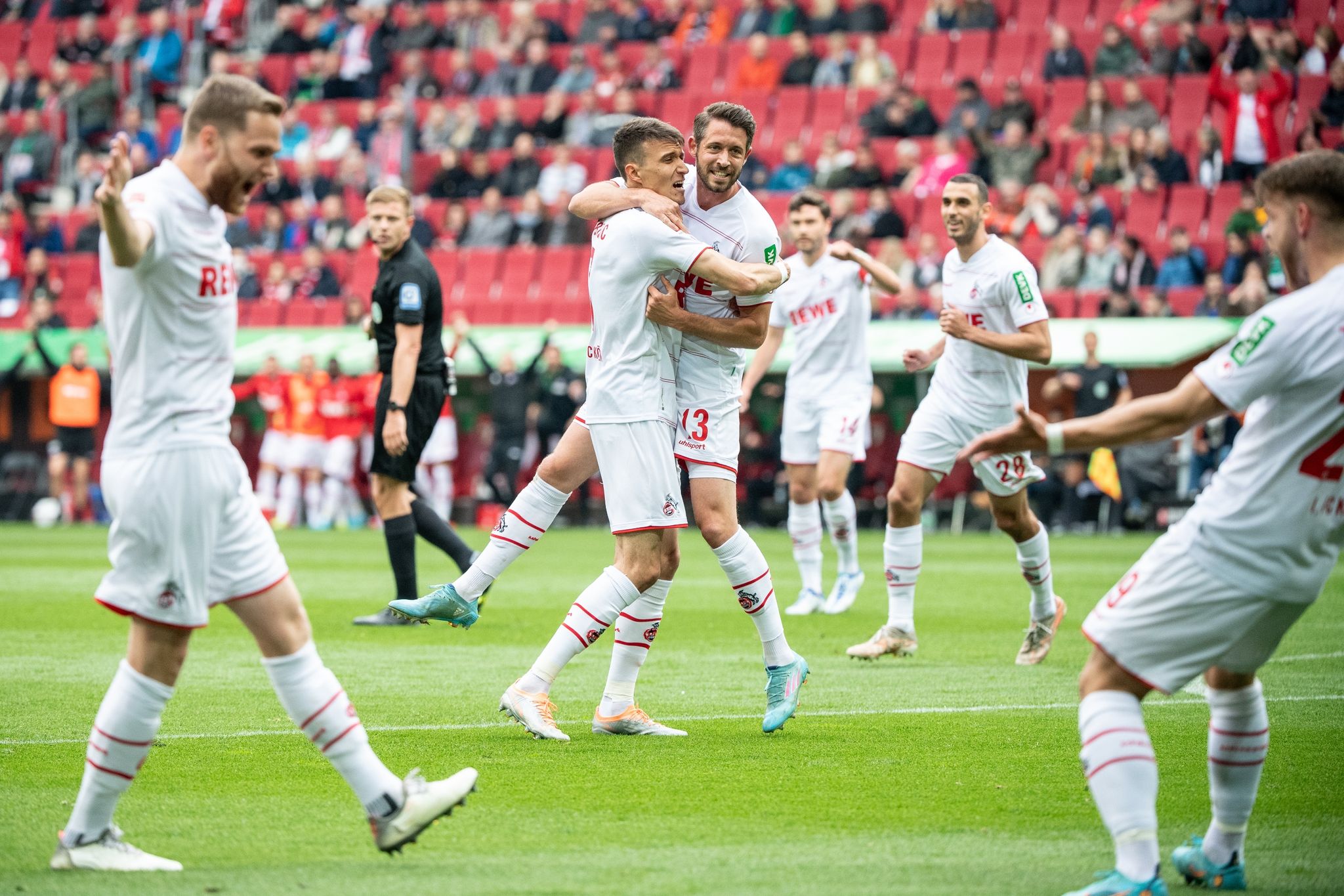 Kölner Europa-Jäger «einfach gut» – FCA verpasst Rettung