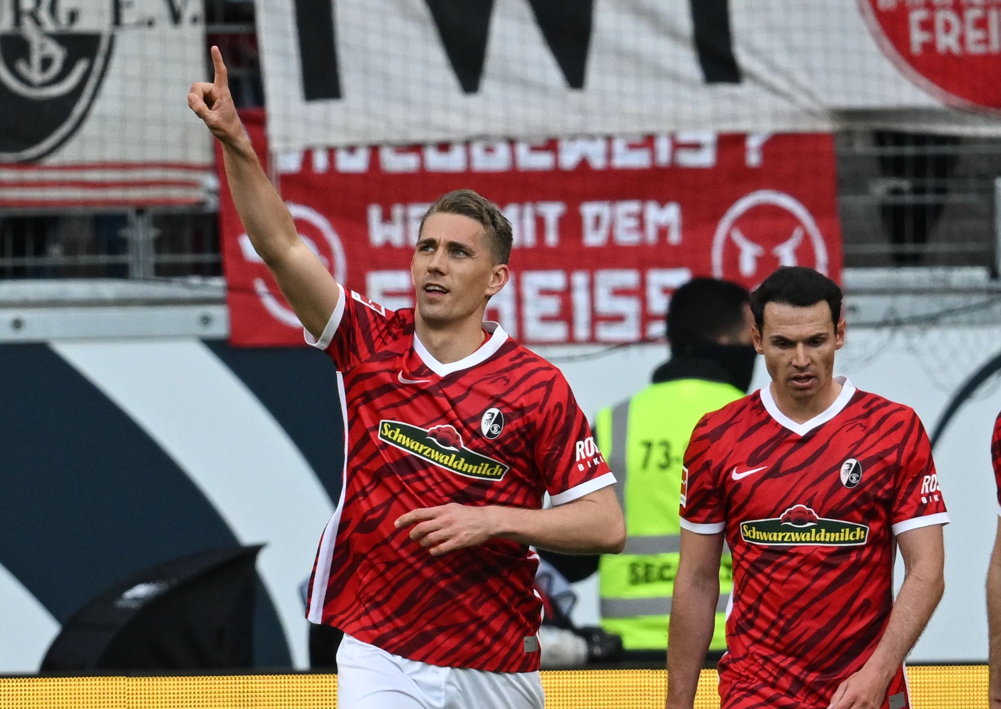 Frankfurts Europacup-Chance nur noch minimal: Freiburg siegt