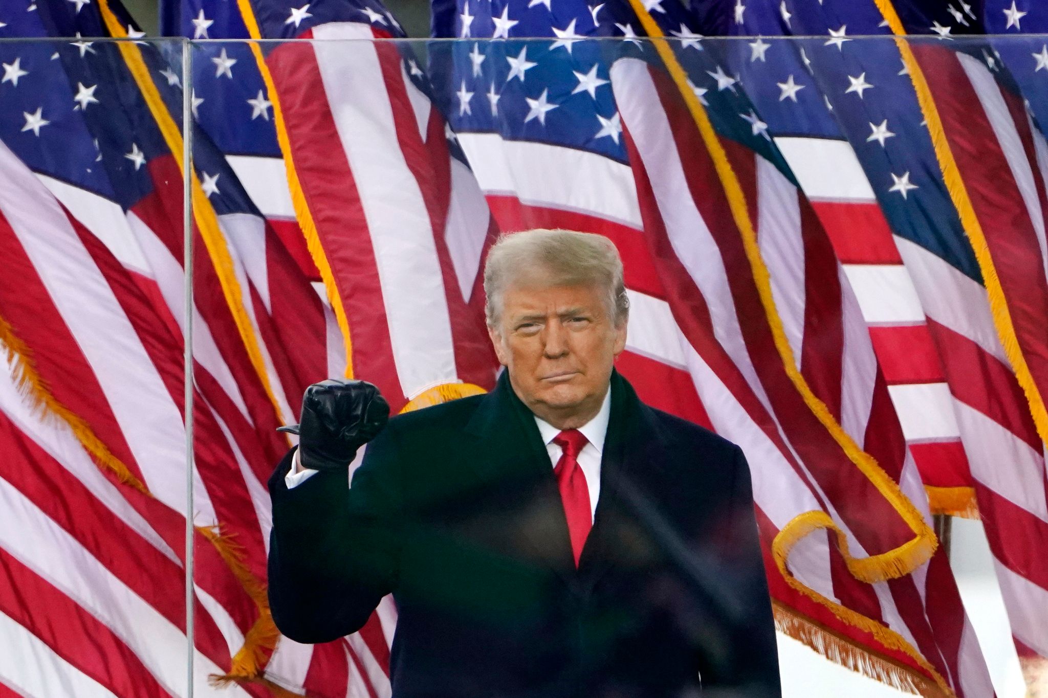 US-Parlament für Strafverfolgung von Trumps Ex-Beratern