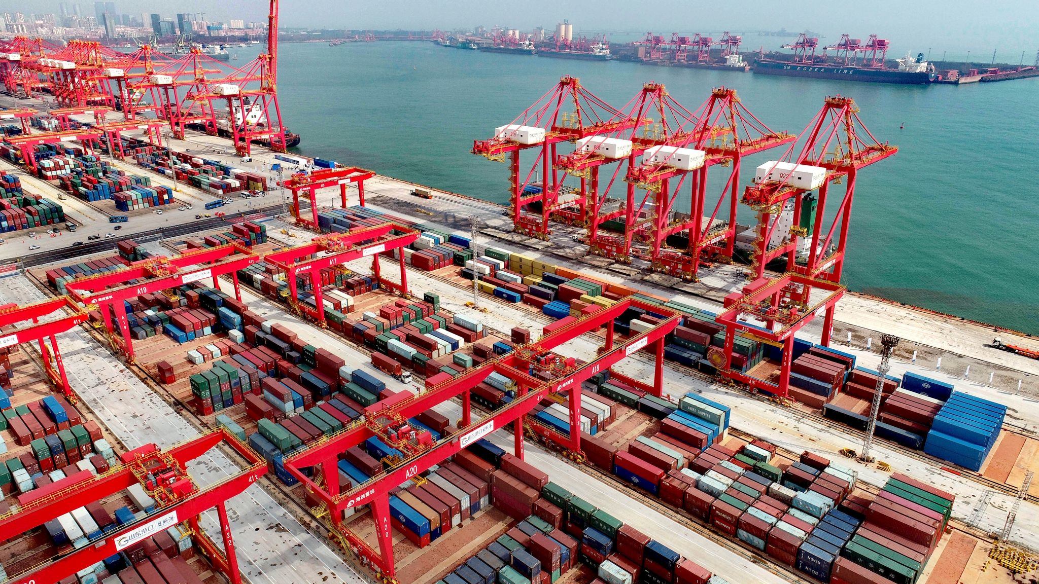 Allianz Trade: Welthandel von zwei Seiten unter Druck