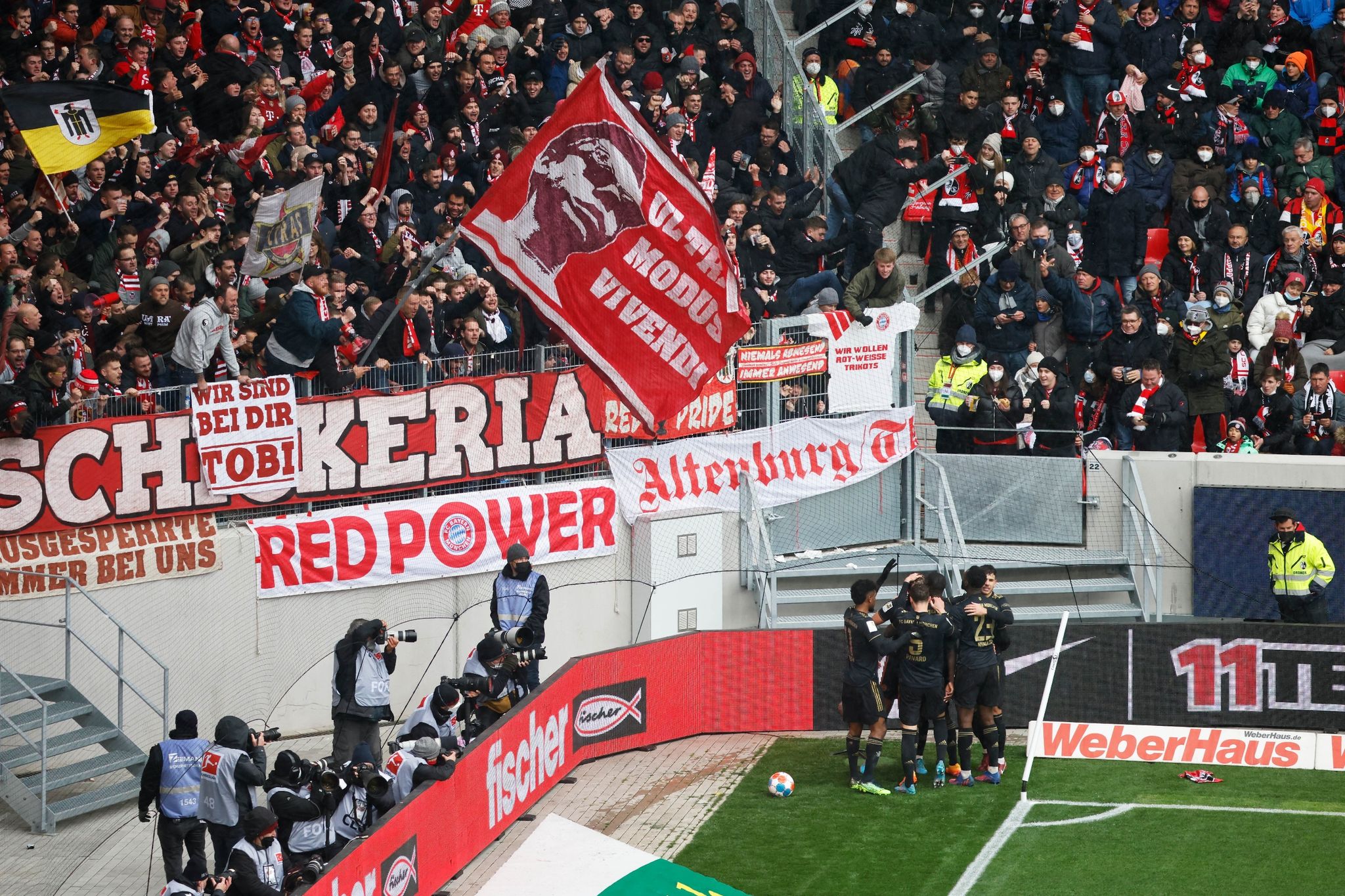 Bayern siegen in Freiburg – BVB verliert gegen Leipzig