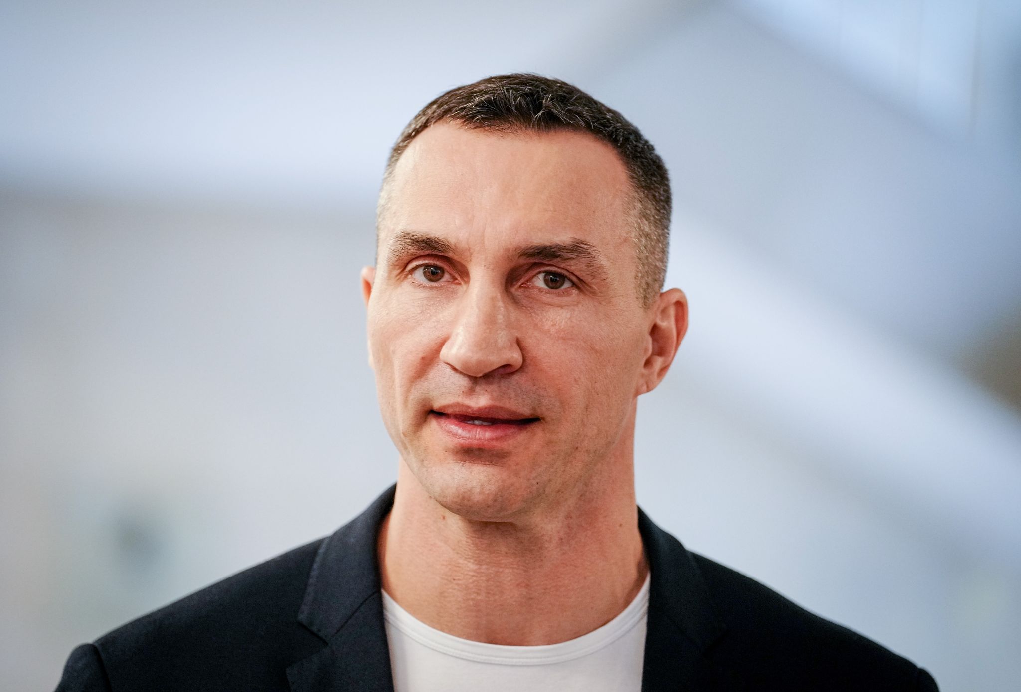 Klitschko-Boxhandschuhe bringen Tausende Euro bei Auktion