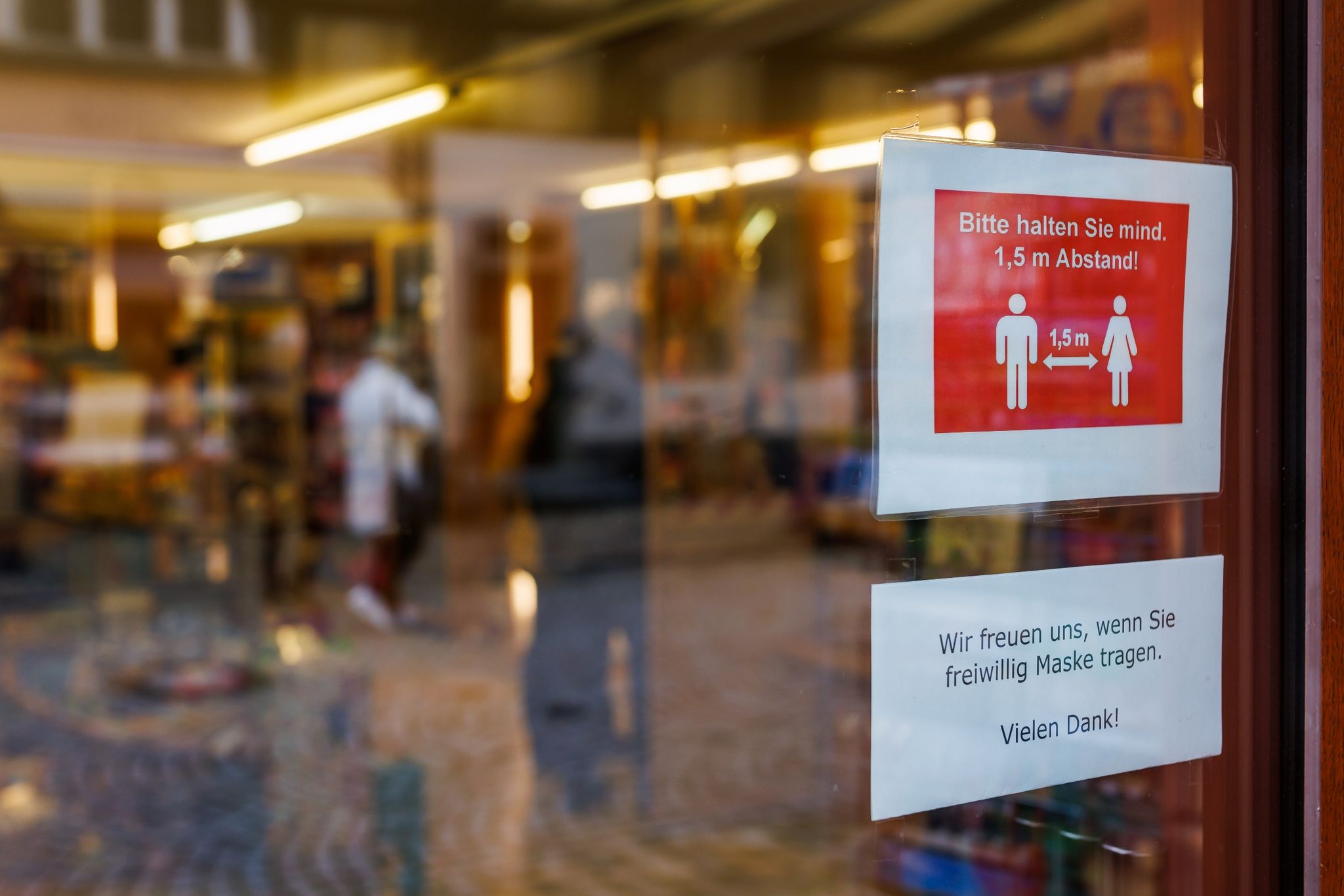 Shopping ohne Maske – Noch überwiegt die Vorsicht