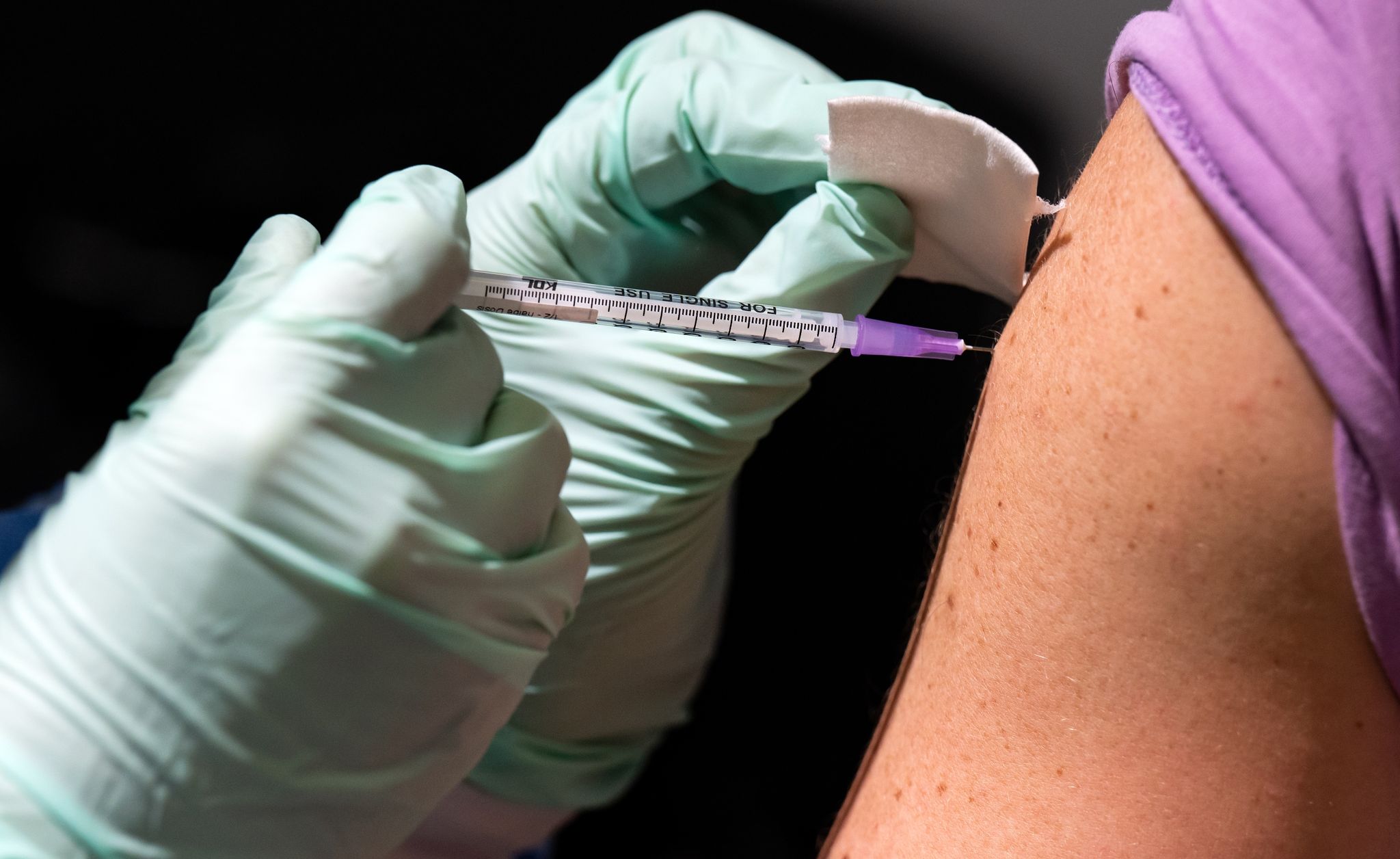 Branchenvertreter: Keine Personalnot durch Teil-Impfpflicht