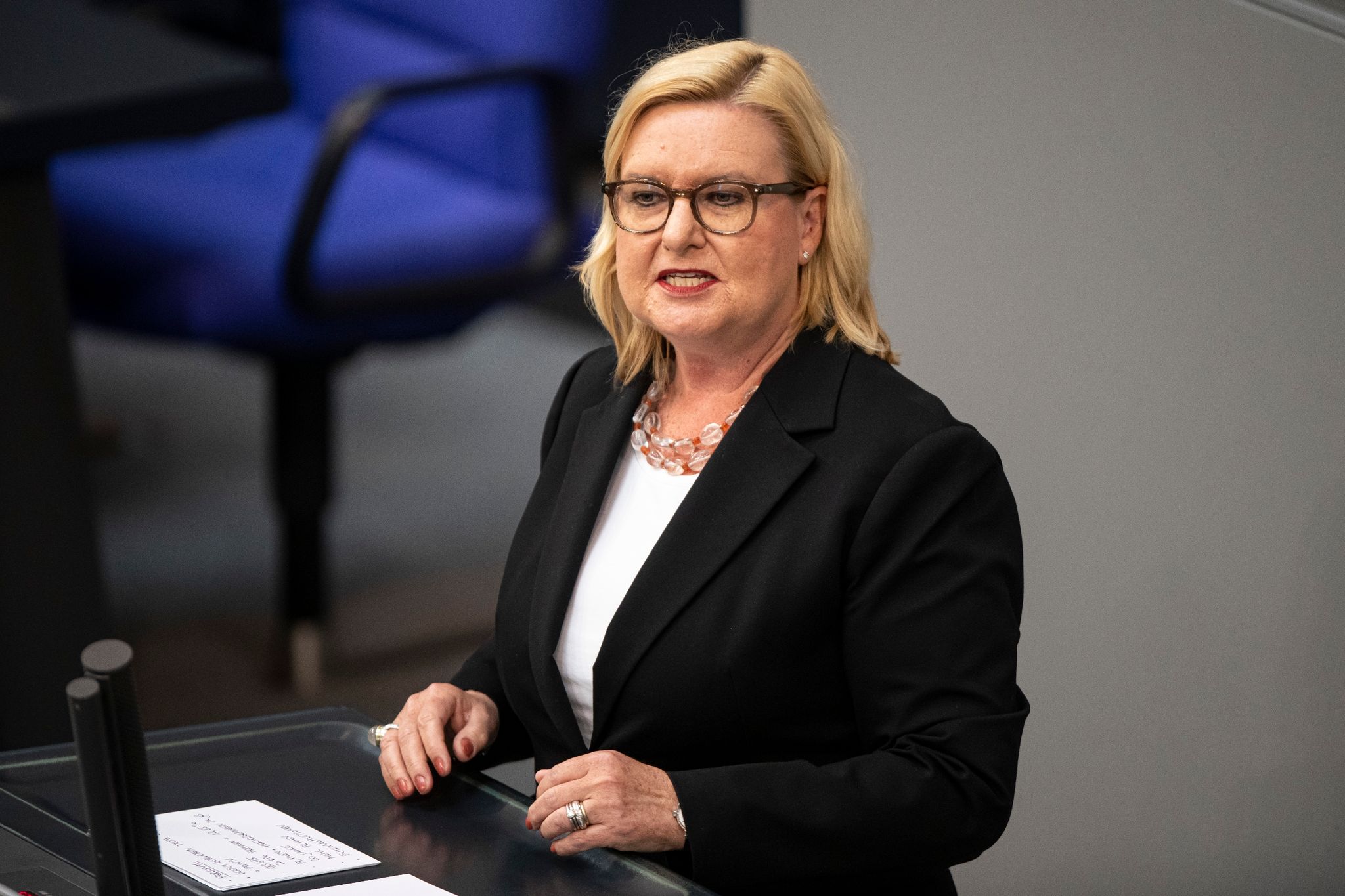 Högl fordert schnellen Bürokratieabbau in der Bundeswehr