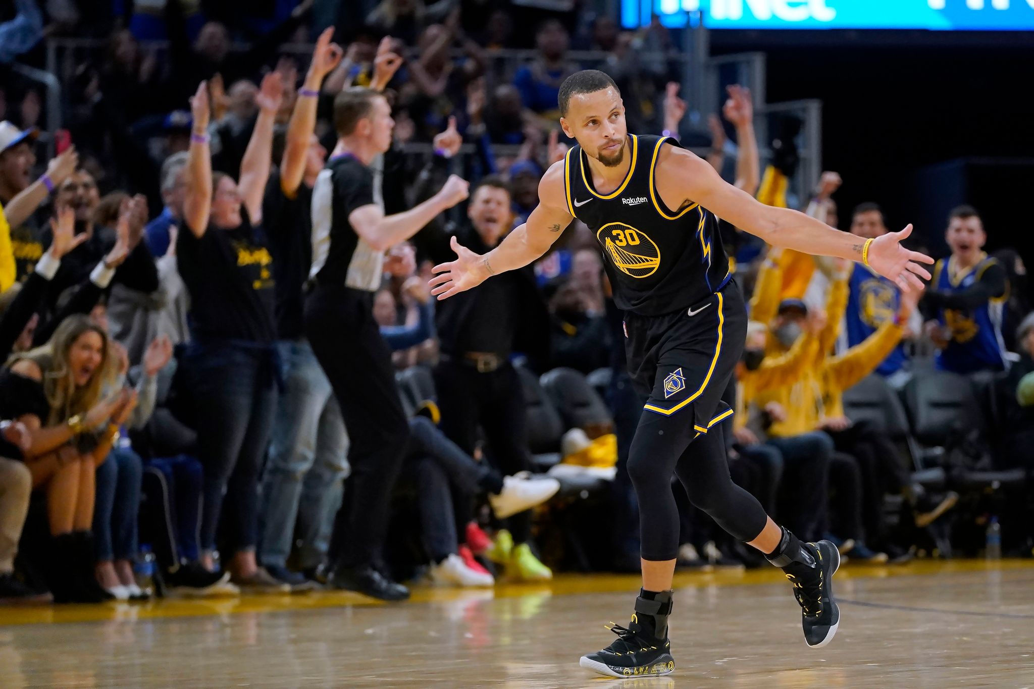 Warriors mit Curry-Comeback – Mavericks hoffen auf Doncic