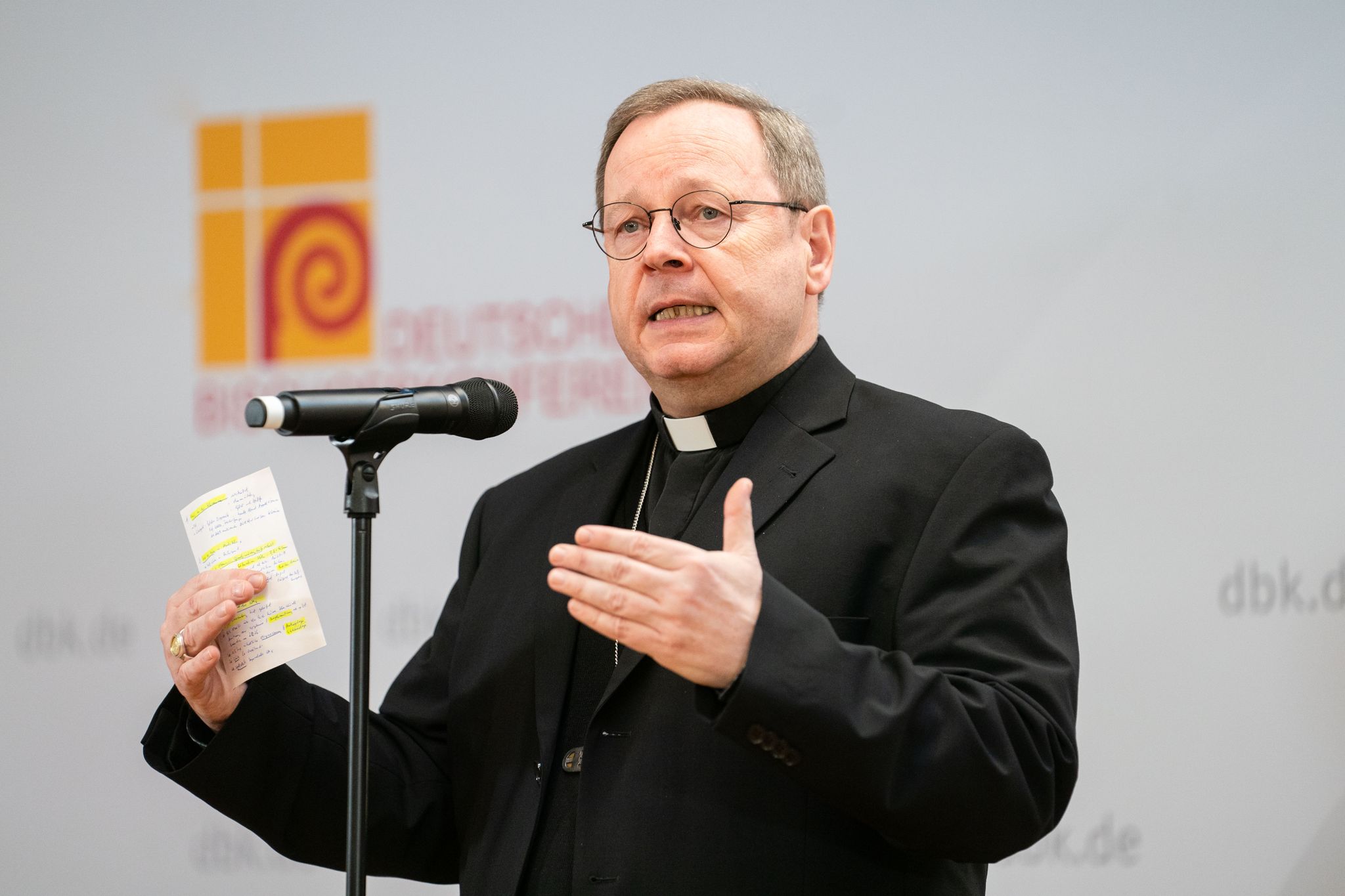 Bätzing pariert Kritik ausländischer Kardinäle