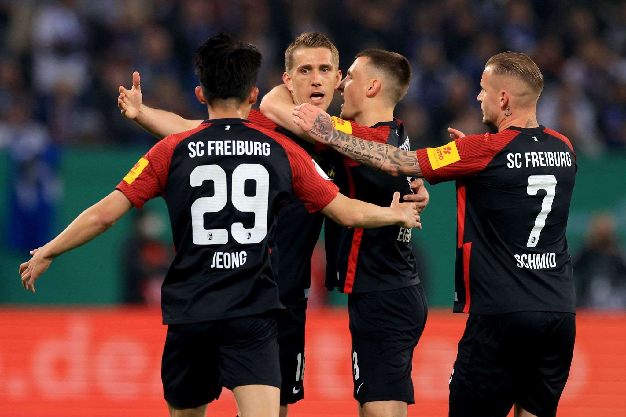 «Unbeschreiblich»: Freiburg stürmt ins Finale, HSV ist raus