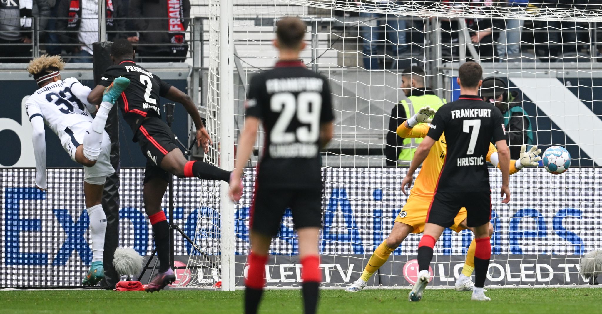 Alle Konzentration auf West Ham: Eintracht hakt Remis ab