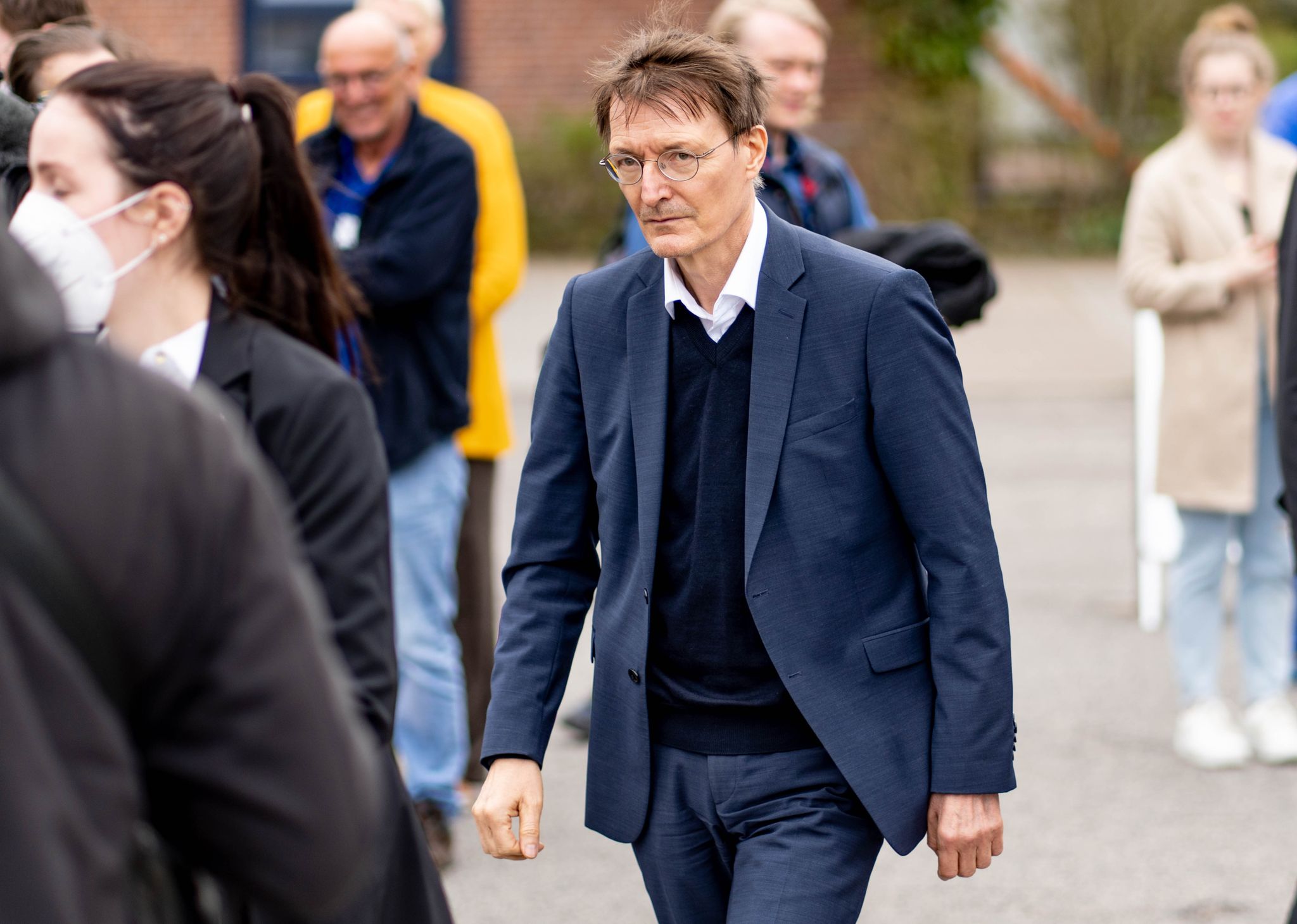 Lauterbach rechnet mit Entspannung der Corona-Lage im Sommer