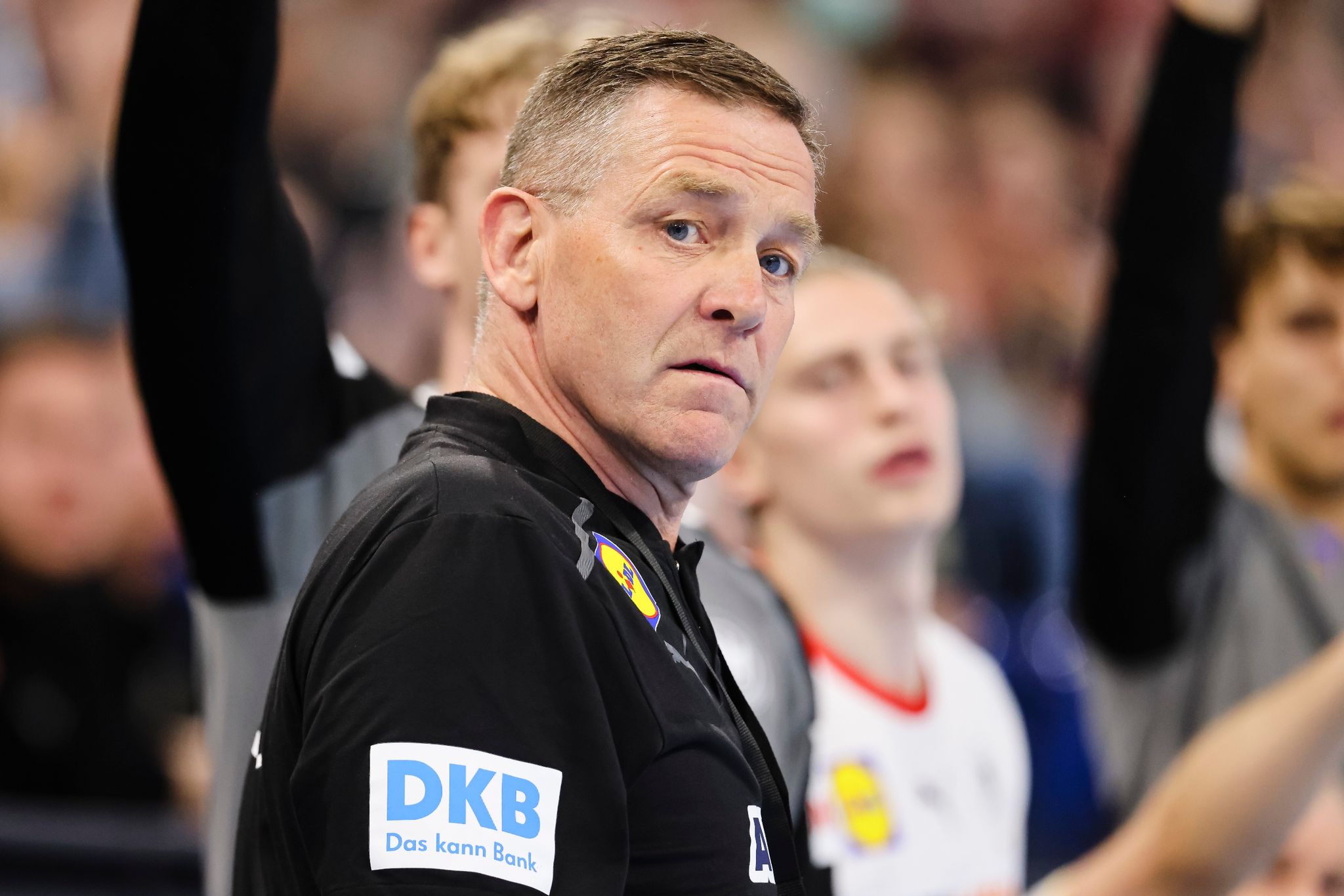 Gislasons lange Fehlerliste: Handballer dennoch auf Kurs