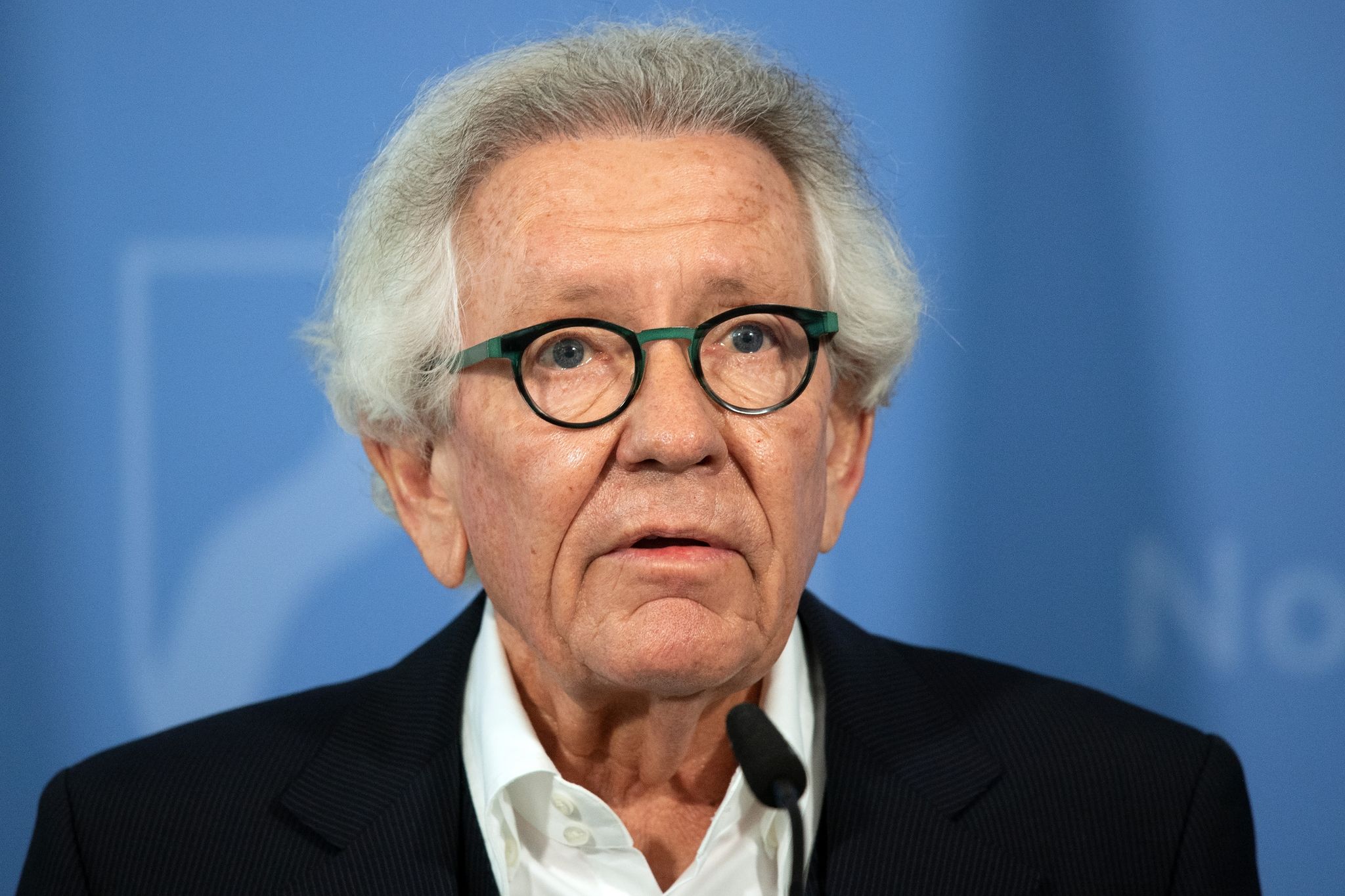 Europaminister zeigt Staatssekretär «Stinkefinger»