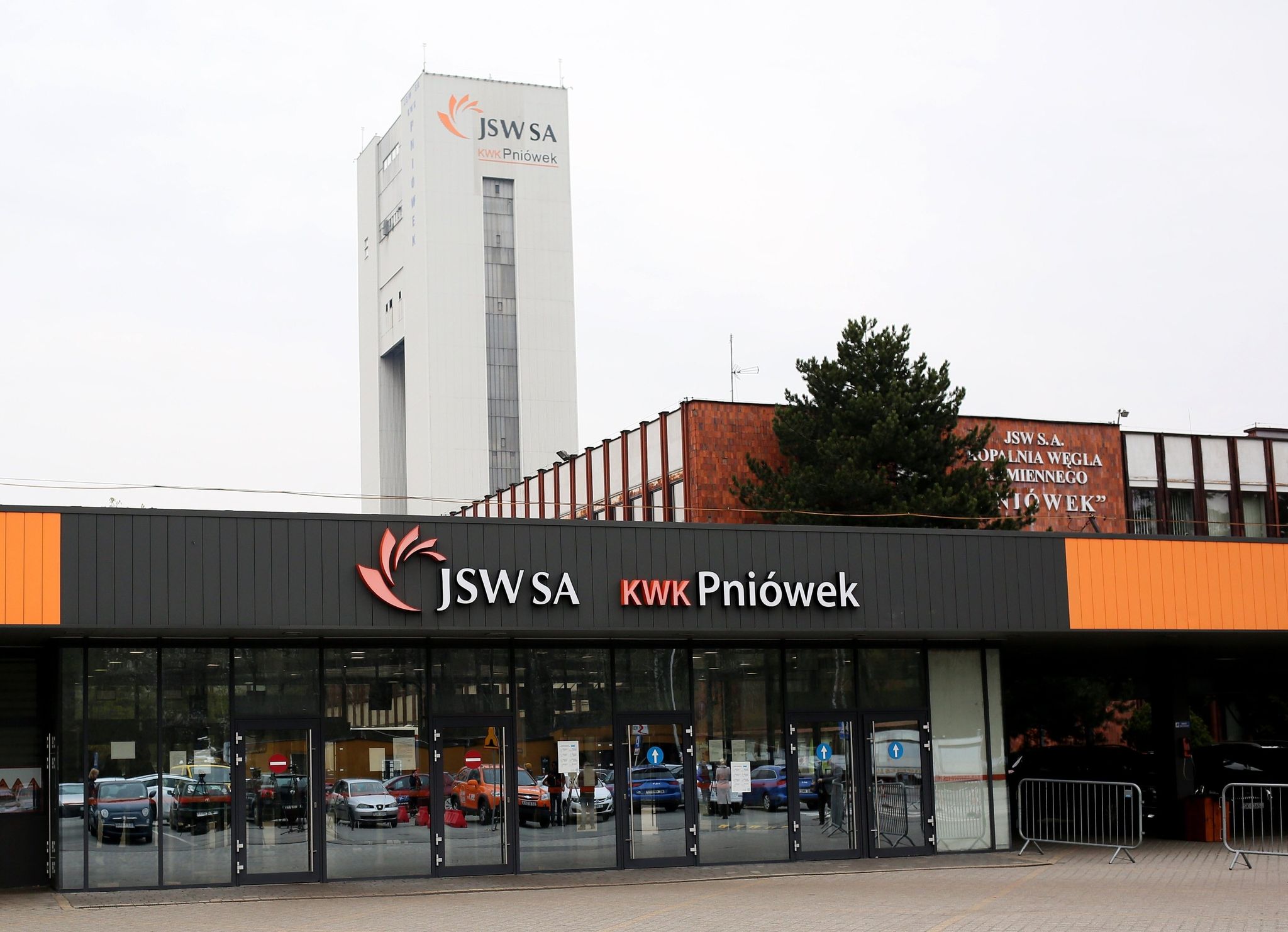 Nach Explosionen in Bergwerk: Rettungsaktion eingestellt