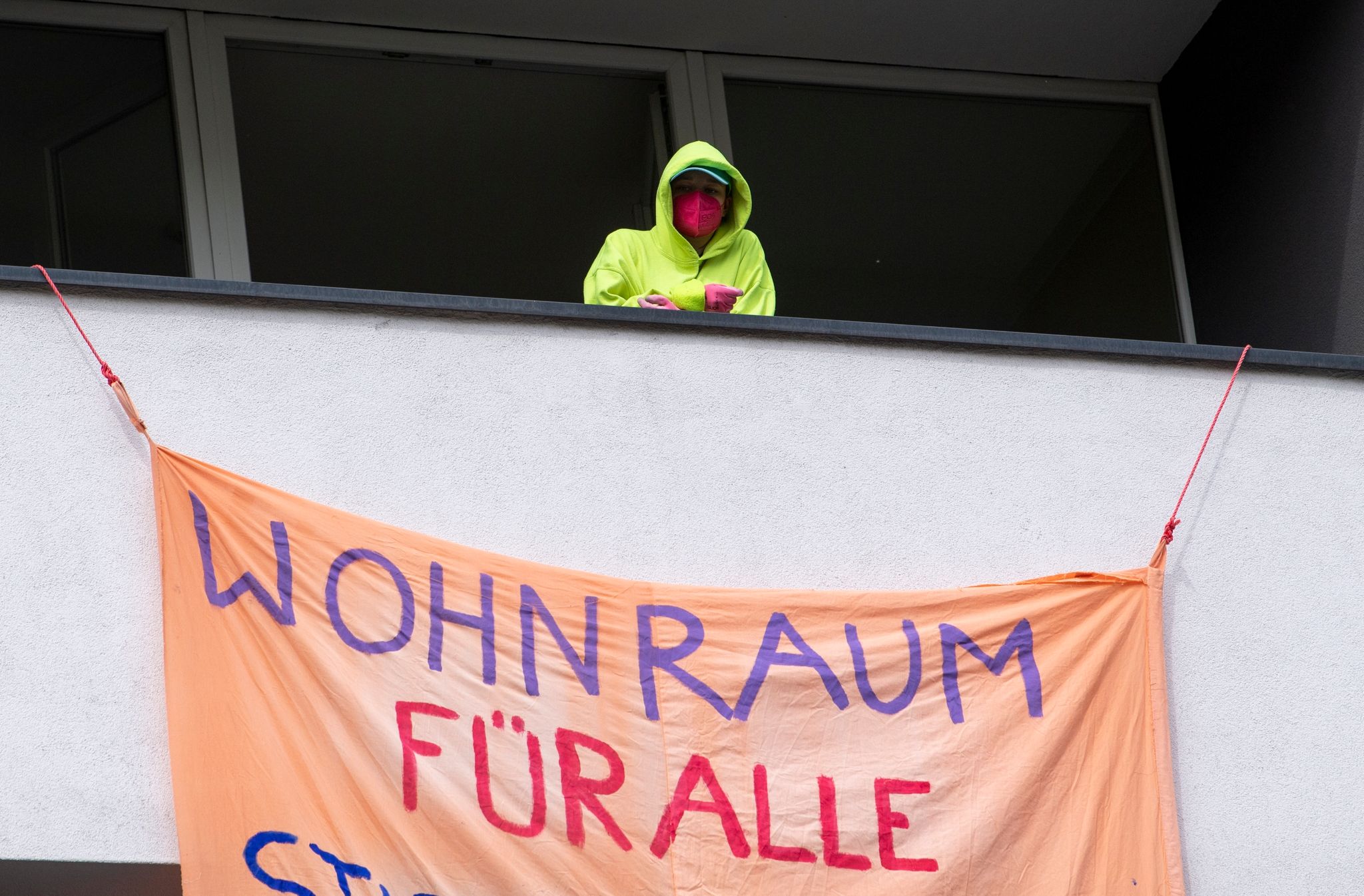 Vor 1. Mai Hostel in Berlin besetzt und friedliche Proteste