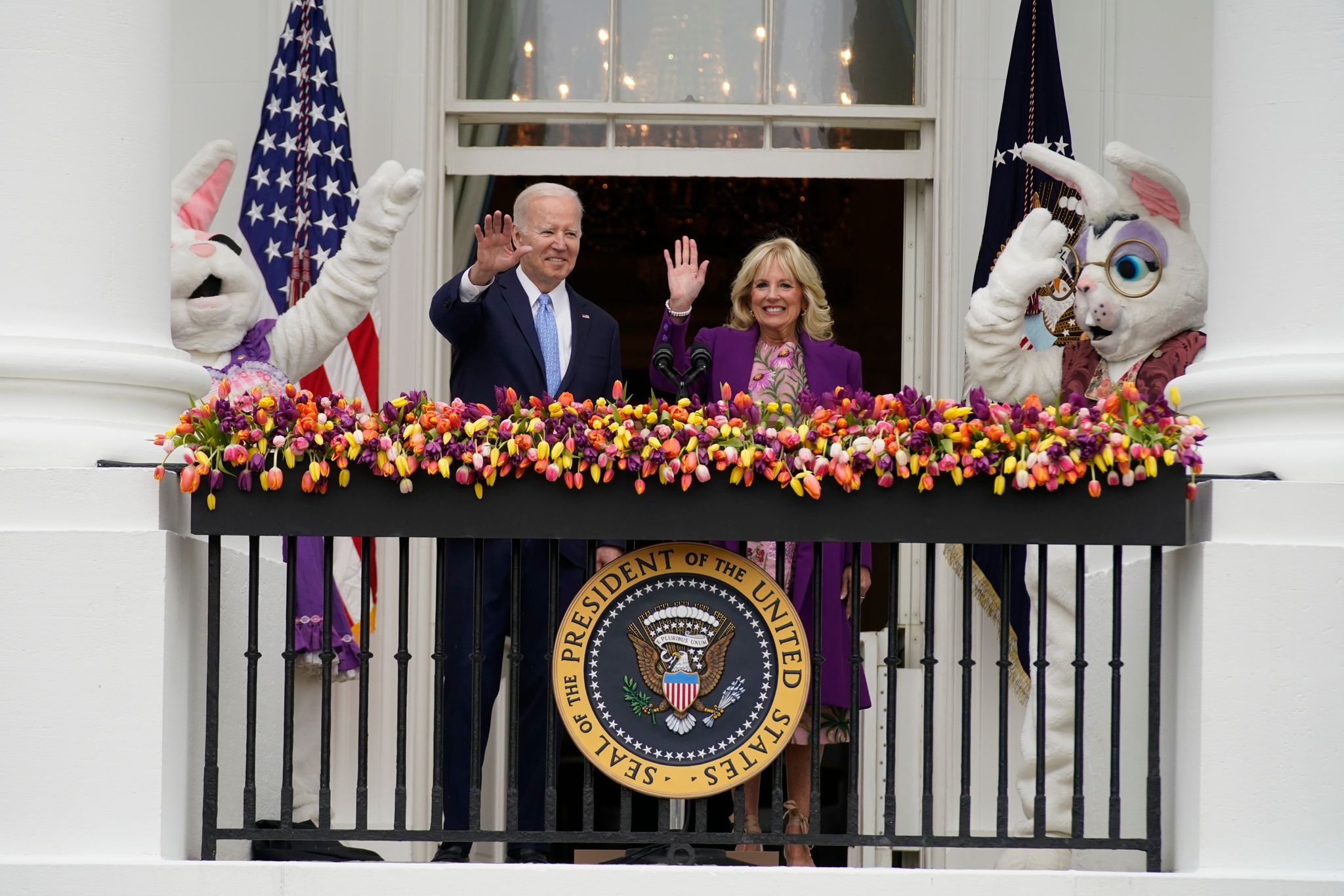 Joe und Jill Biden empfangen Kinder zum Ostereierrollen