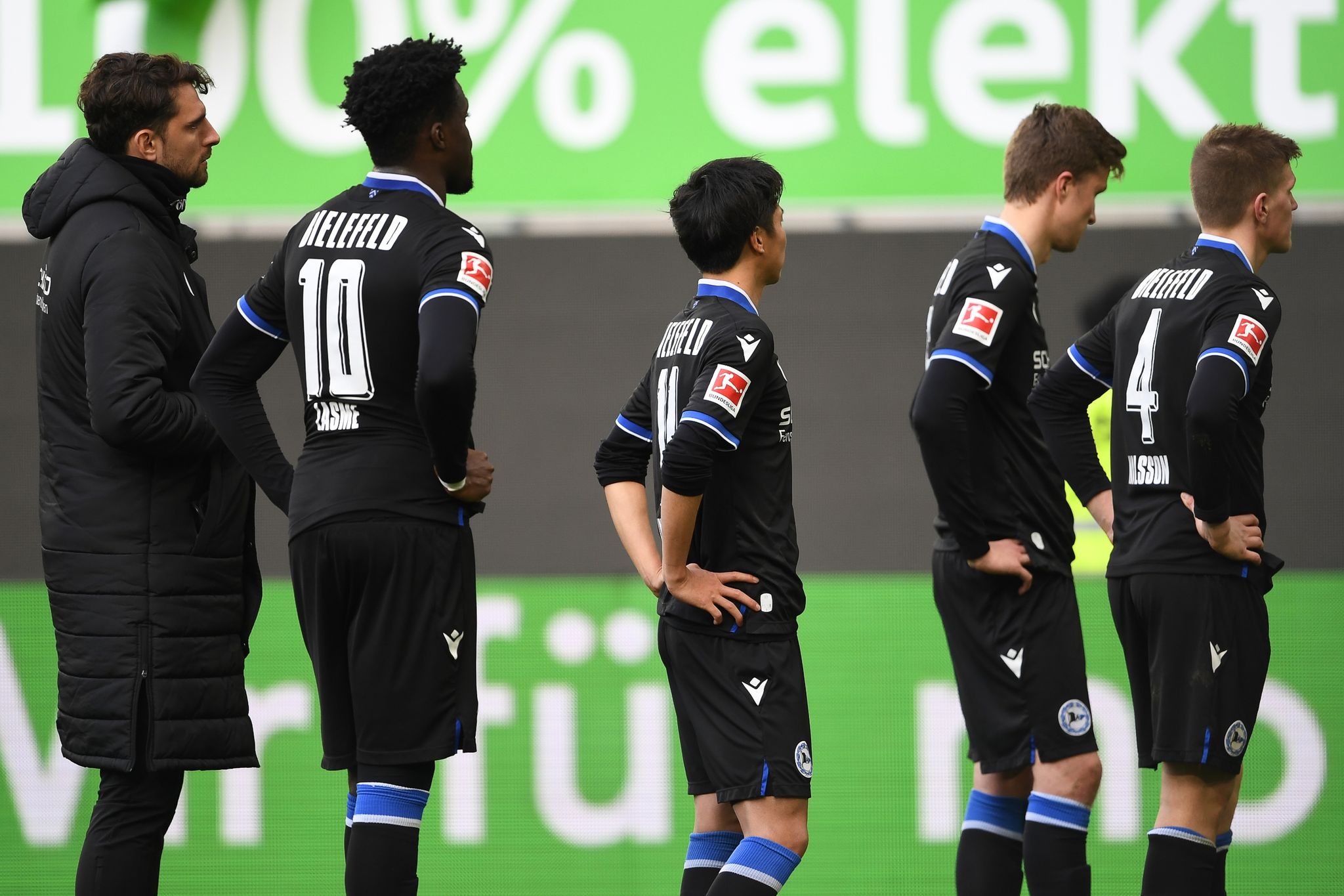 Bielefeld kriselt: Keine Gegenwehr, Verletzte und Fan-Kritik