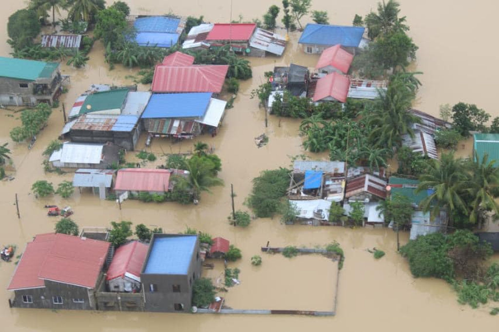 Tropensturm auf Philippinen: Vermisstensuche bleibt riskant