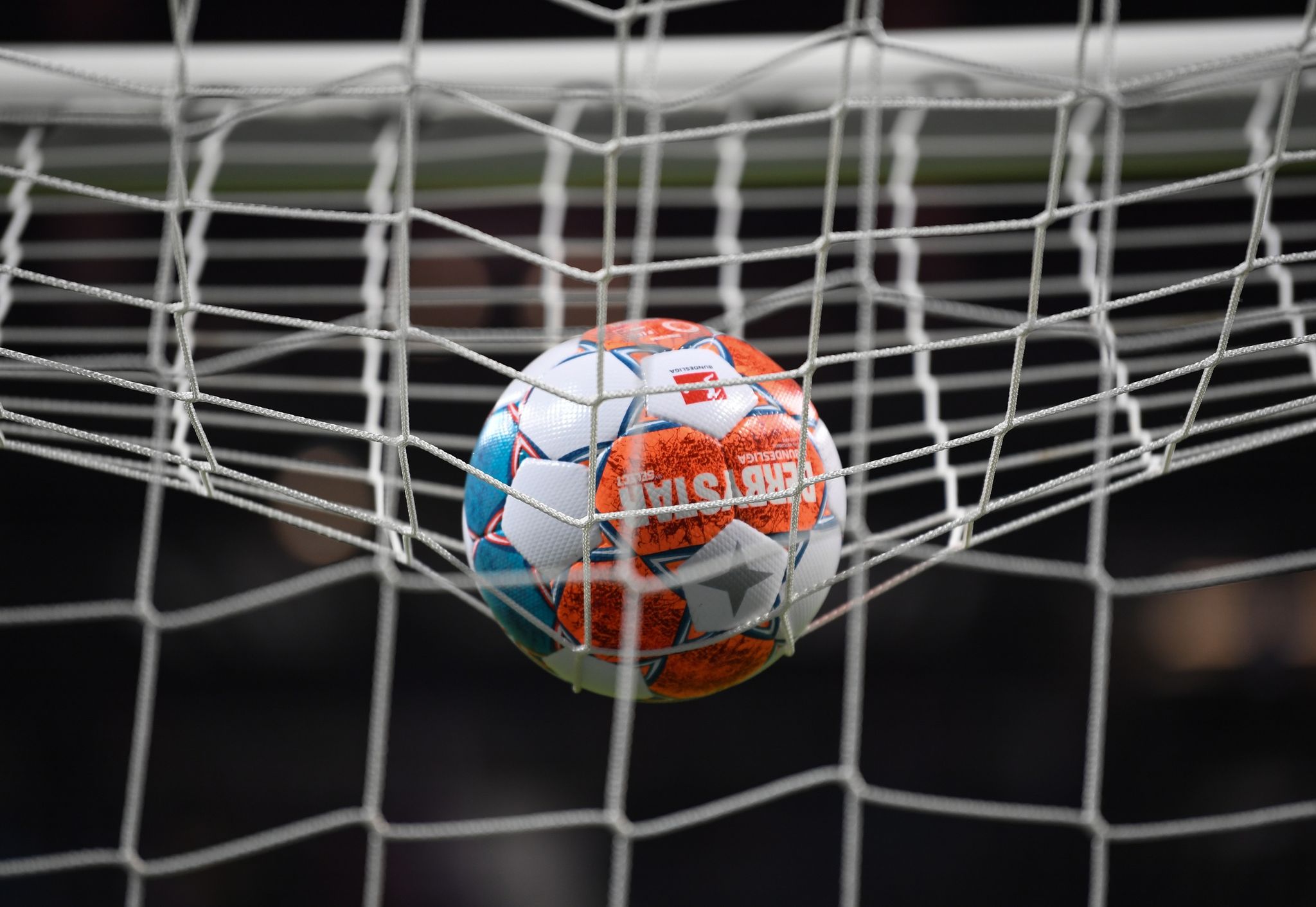 Rostocker Polizei entfernt Schweinsköpfe vor St.-Pauli-Spiel