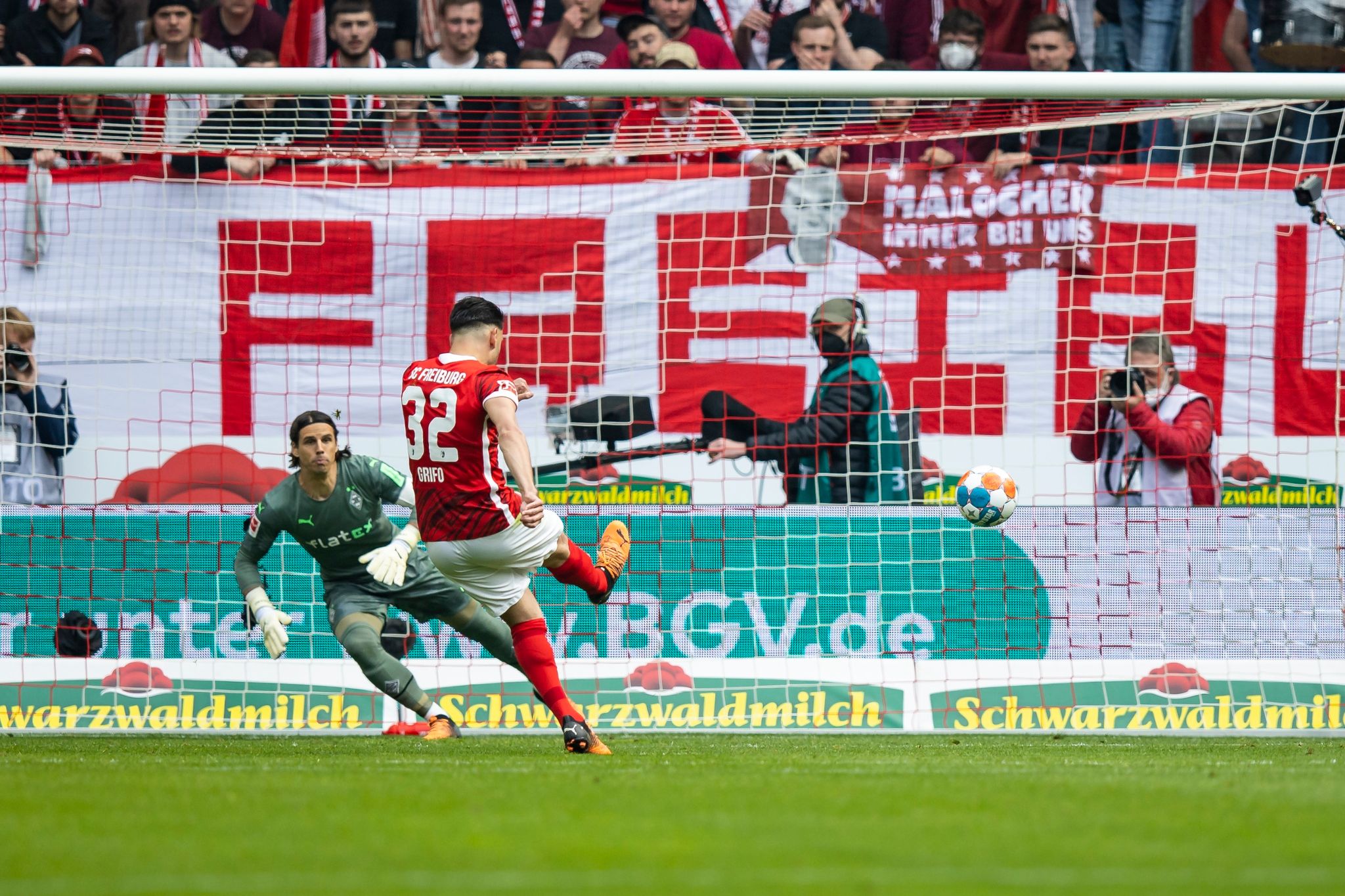 Nach Spektakel: Gladbach freut sich mehr als Freiburg